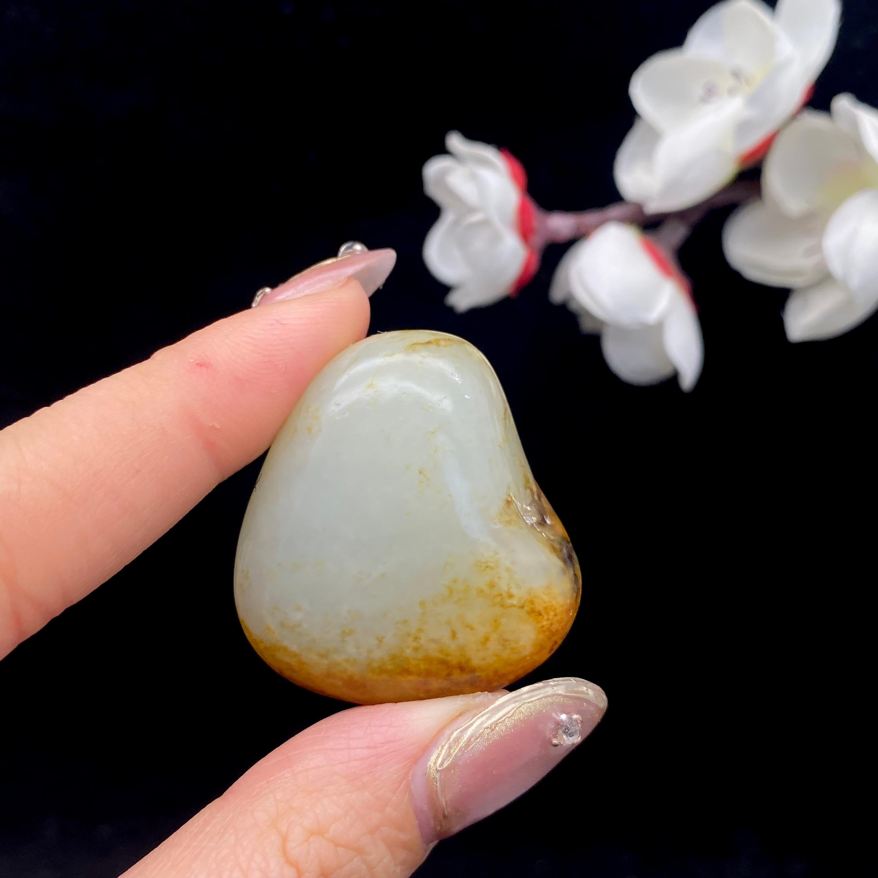 和田玉聚黄皮籽料挂件（24.3g）