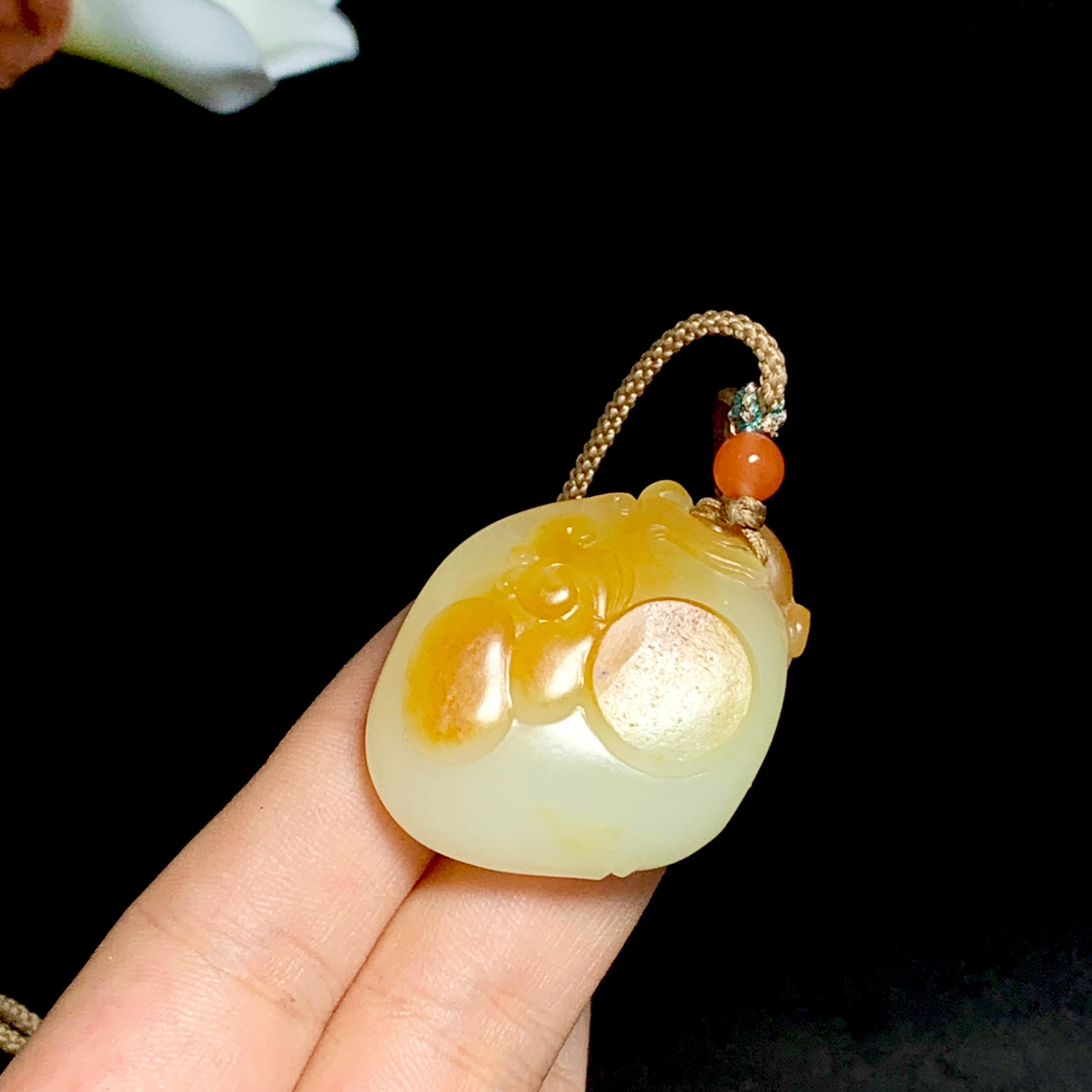 精品和田玉籽料黄财神挂件（23.3g）