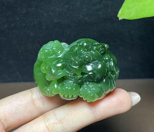 和田玉碧玉如意子母貔貅手把件摆件（112.1g）