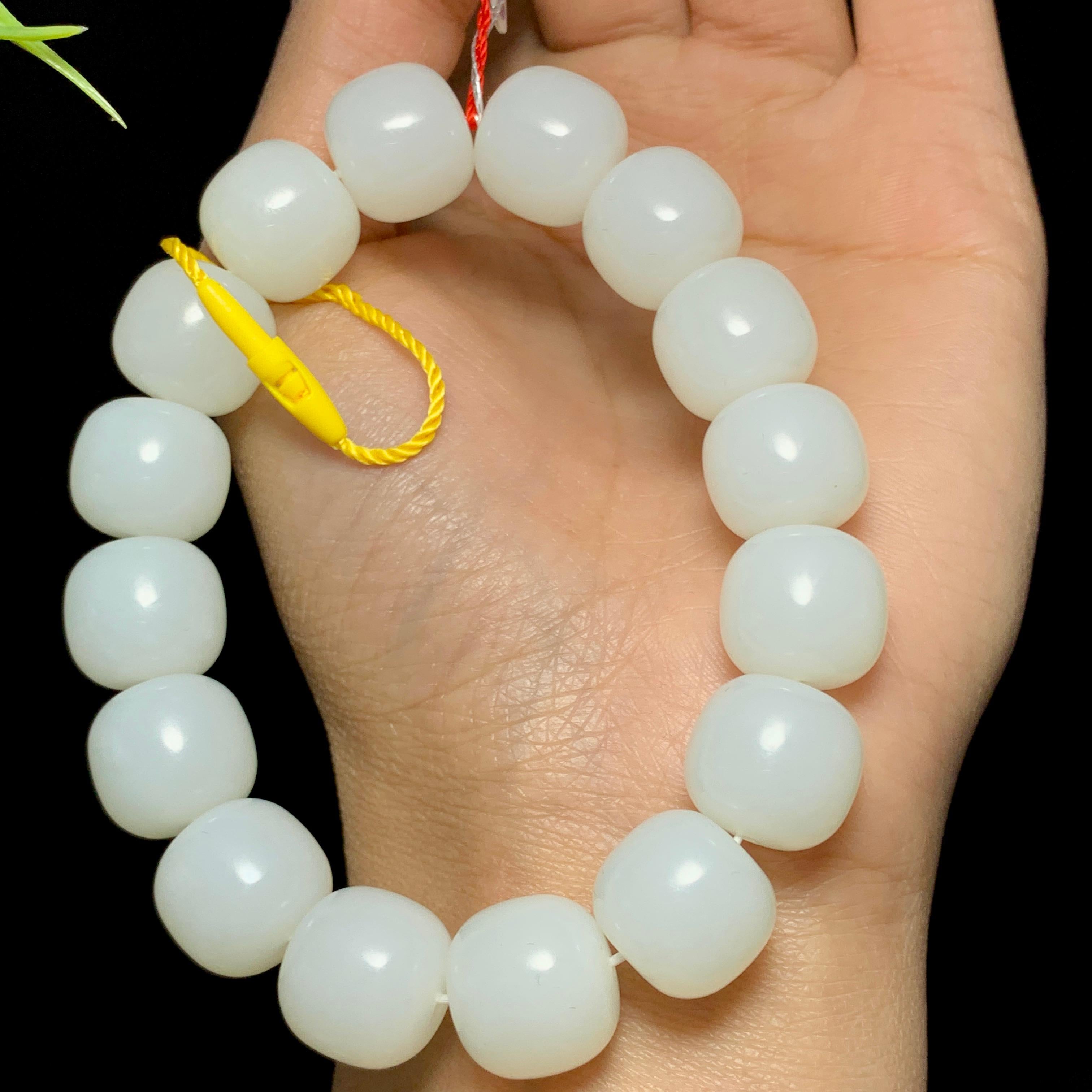 和田羊脂白玉老型珠手串（72.9g）