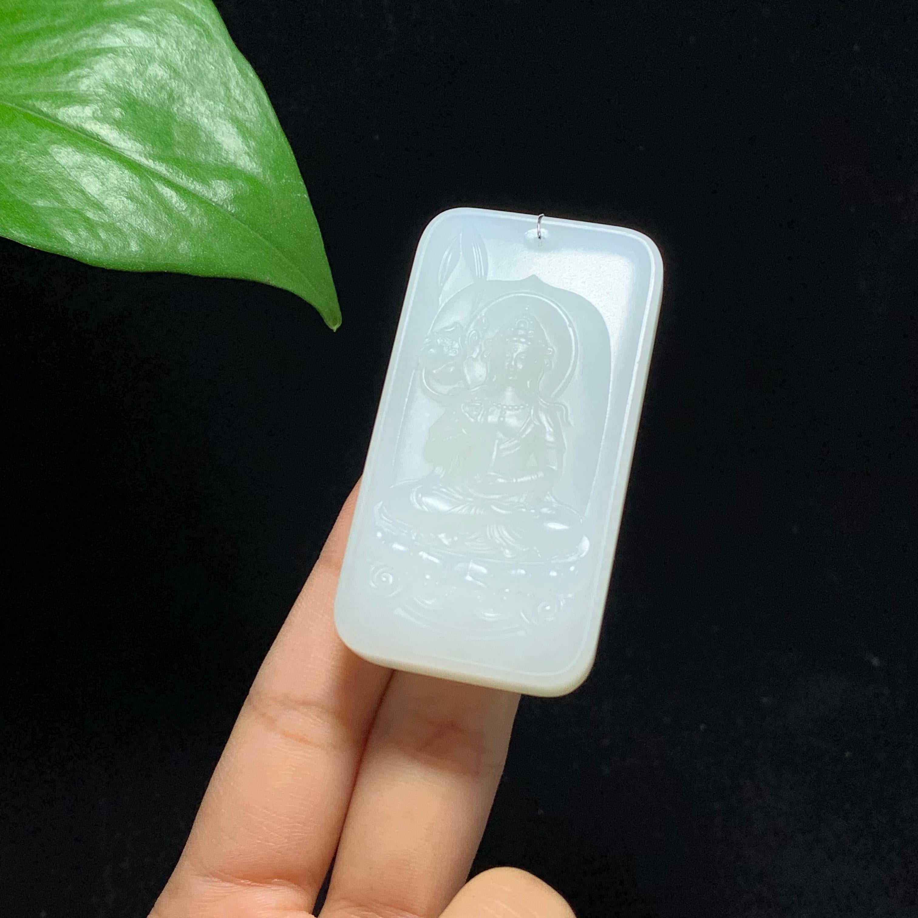 收藏级和田山料羊脂白玉莲花观音挂件（53.8g）