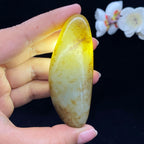 和田玉秋梨皮籽料手把件（72.1g）