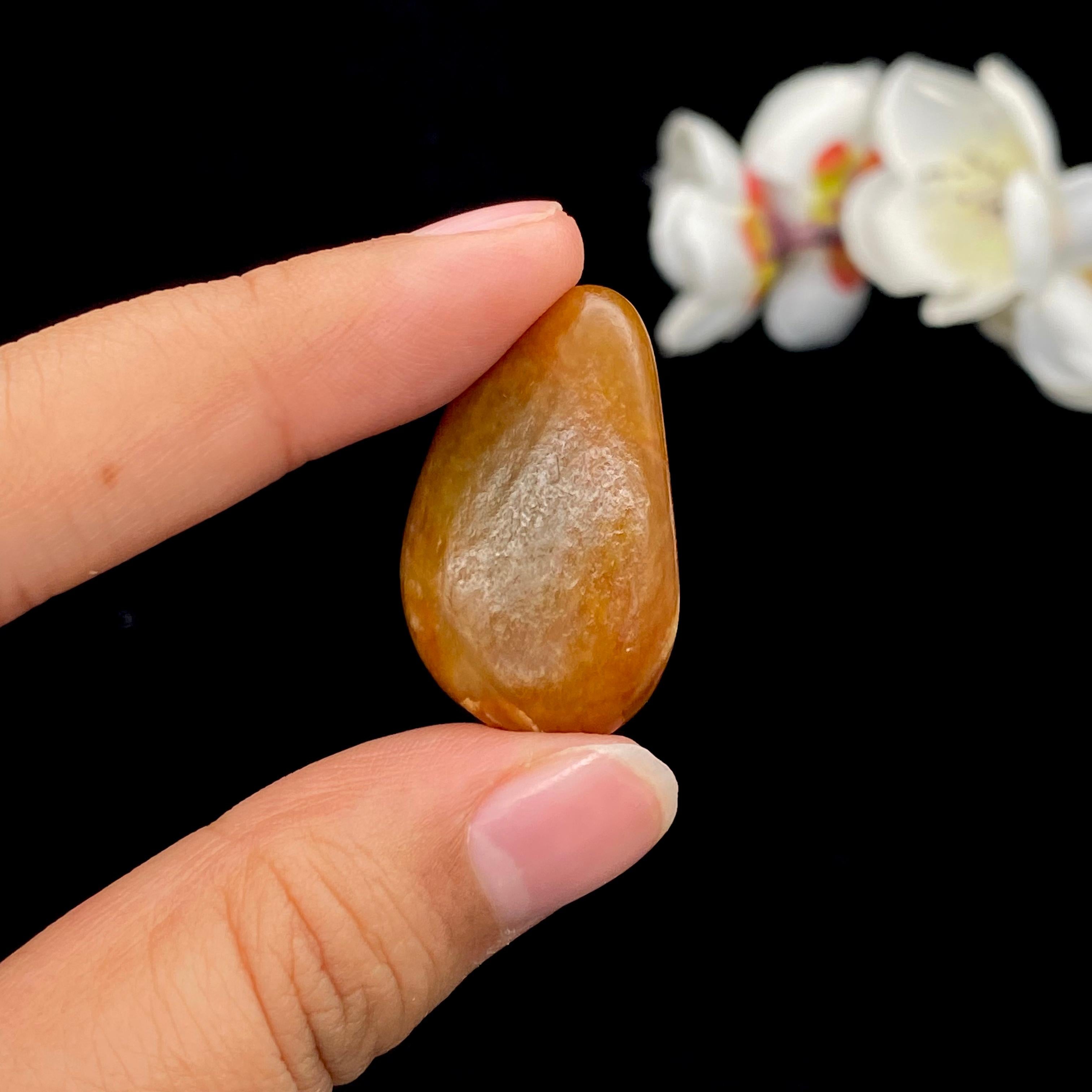 和田玉黄沁皮籽料原石（9.8g）