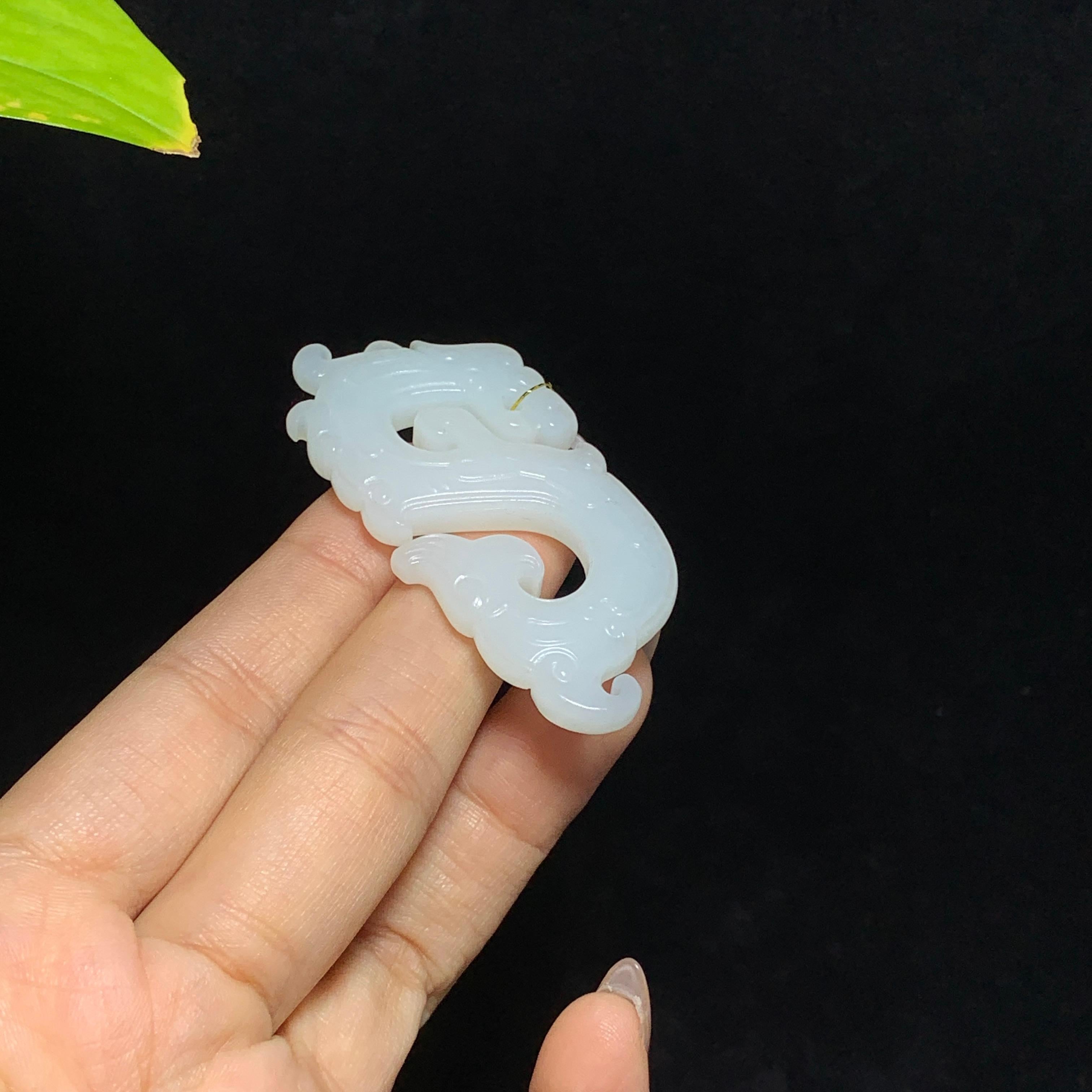 和田山料白玉仿古龙挂件（17.8g）