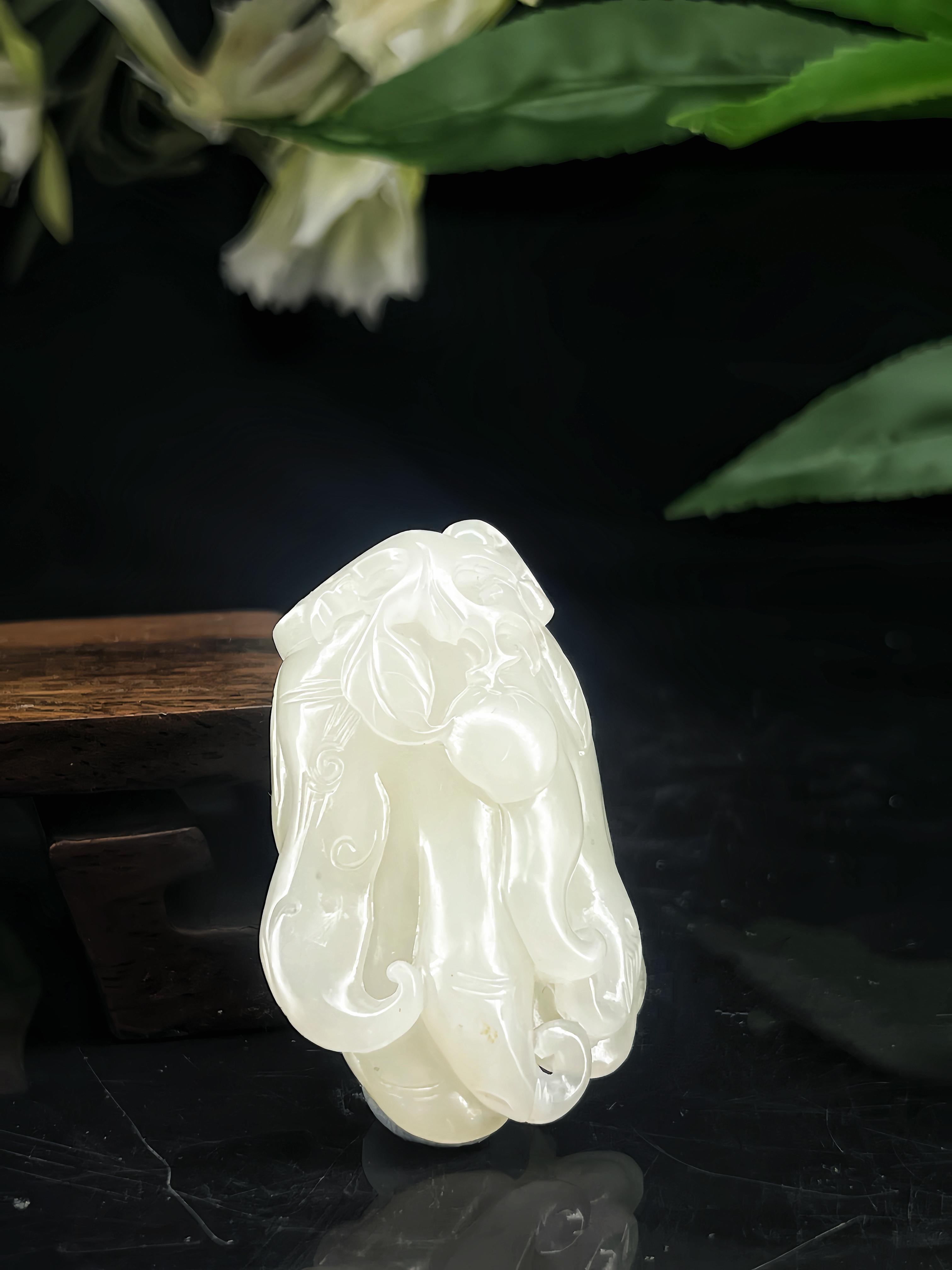 籽料佛手（带翠）挂件（43.6g）