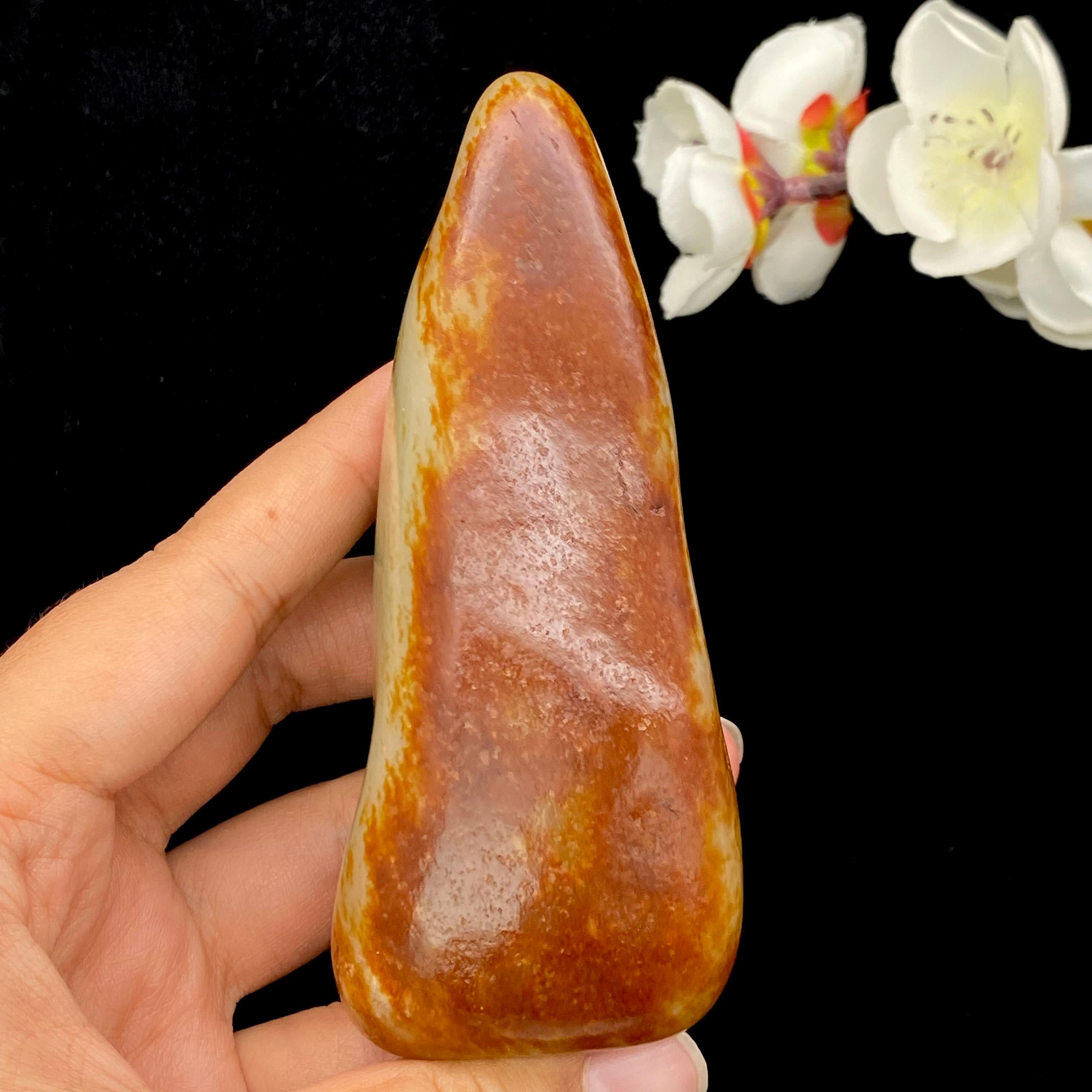 和田玉聚红皮籽料原石（259.7g）
