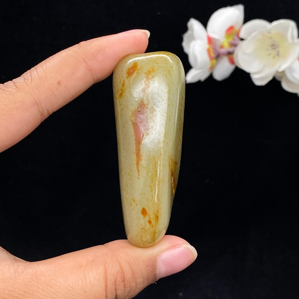 和田玉洒红皮籽料牌型手把件（82.5g）