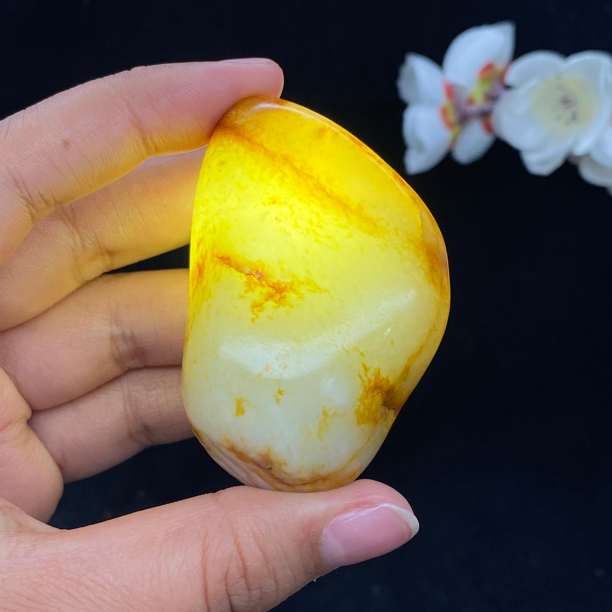 和田玉洒金皮籽料手把件（94.2g）