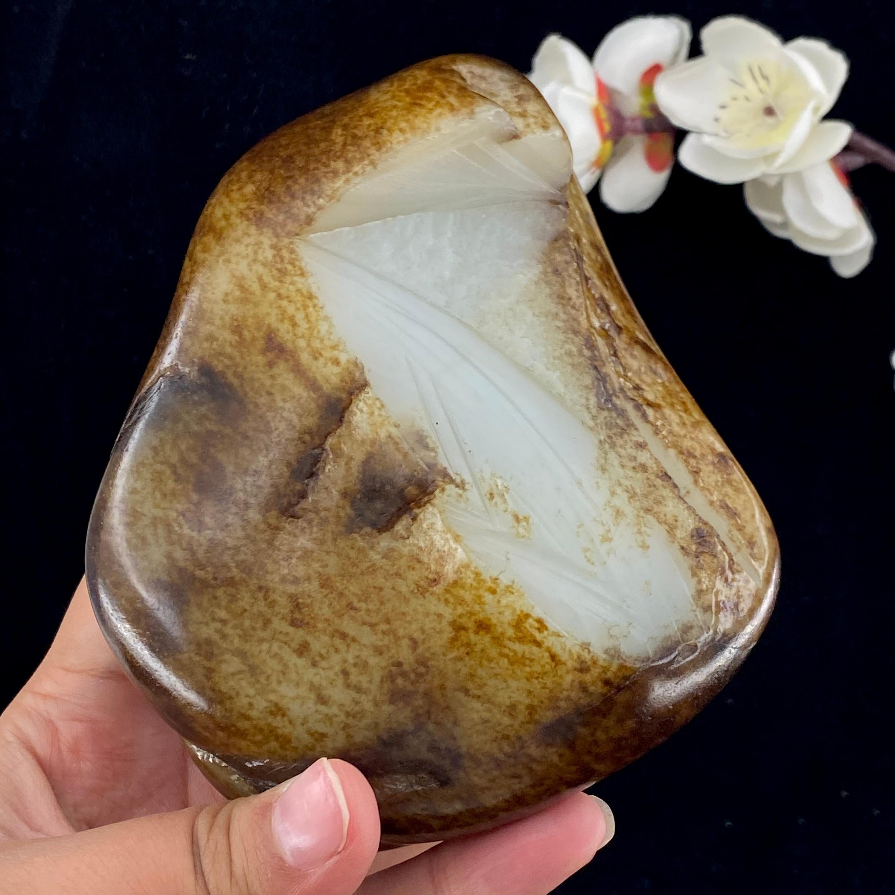 和田玉满秋梨皮籽料原石（997.8g）