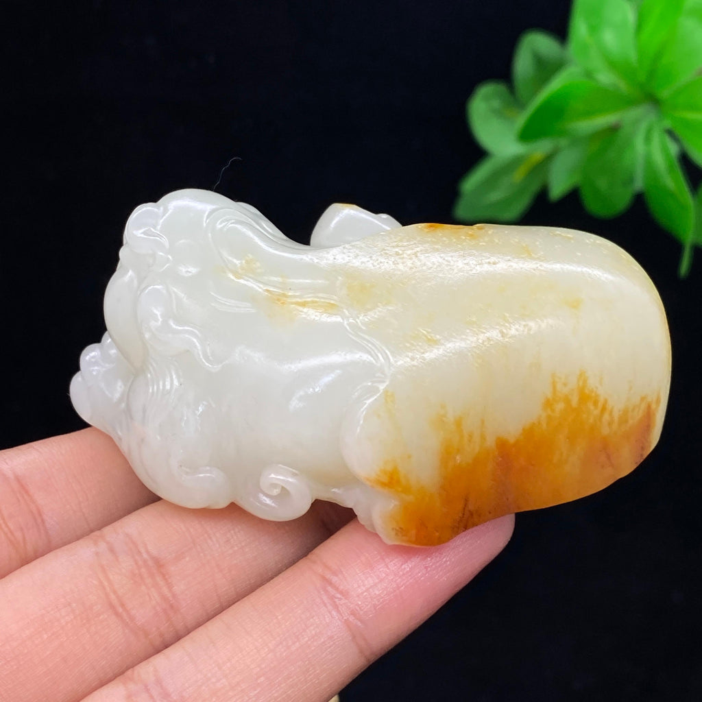 和田玉白玉籽料【貔貅】手把件（170g）