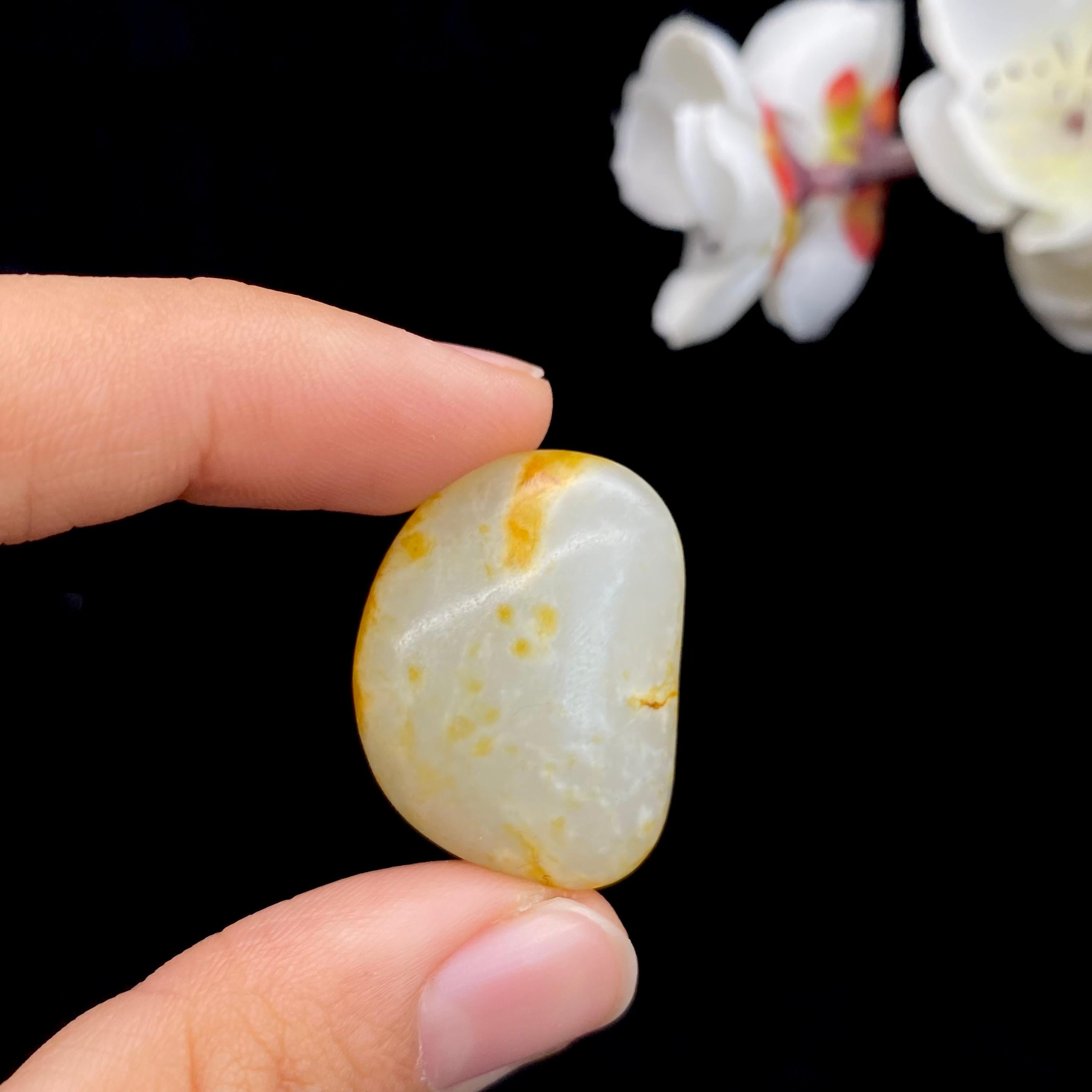 【超值推荐】和田玉黄皮籽料吊坠籽（12.2g）
