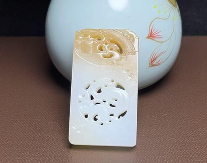 新疆和田玉且末糖羊脂玉龙凤牌（33.6g）