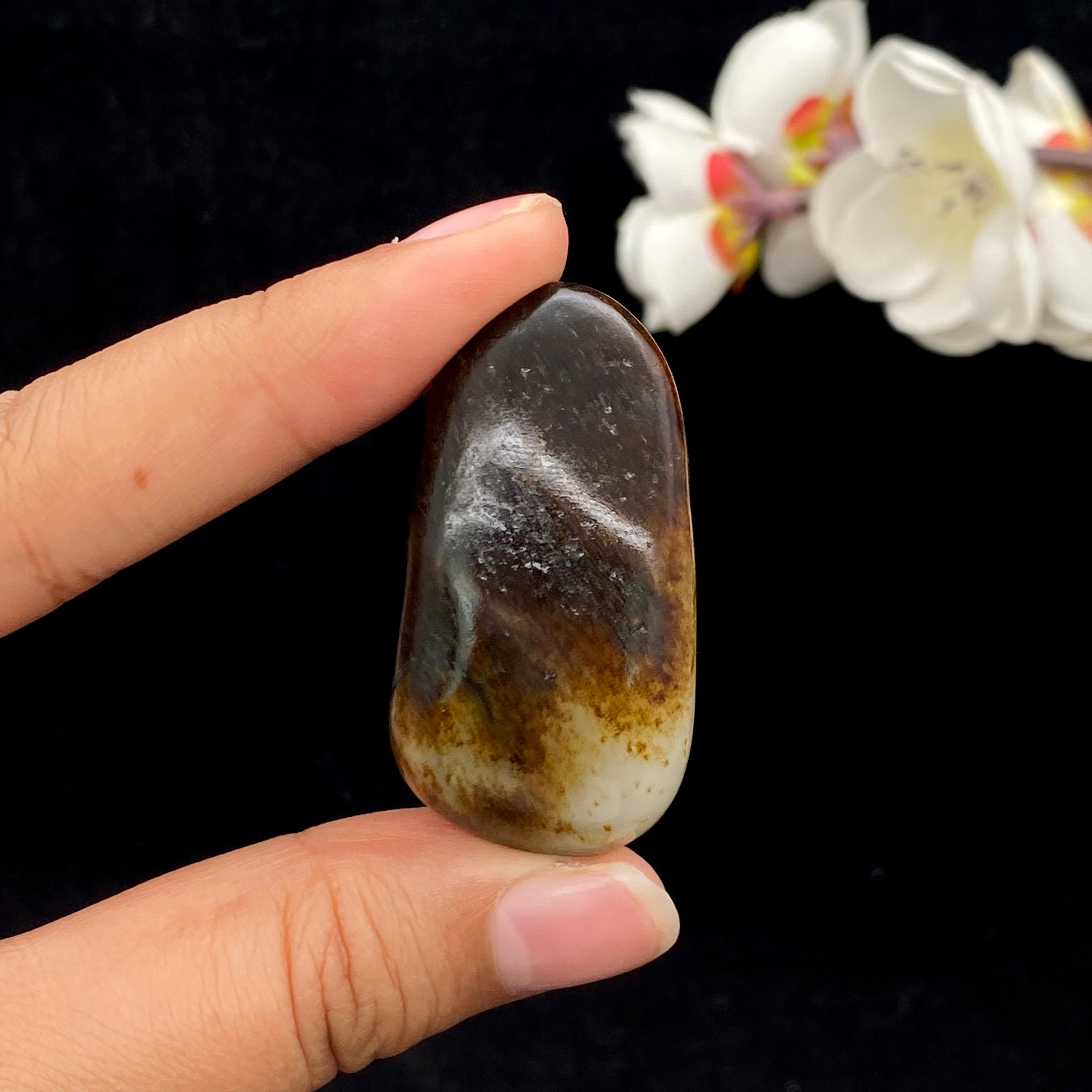 和田玉聚黑皮籽料挂件（27.8g）