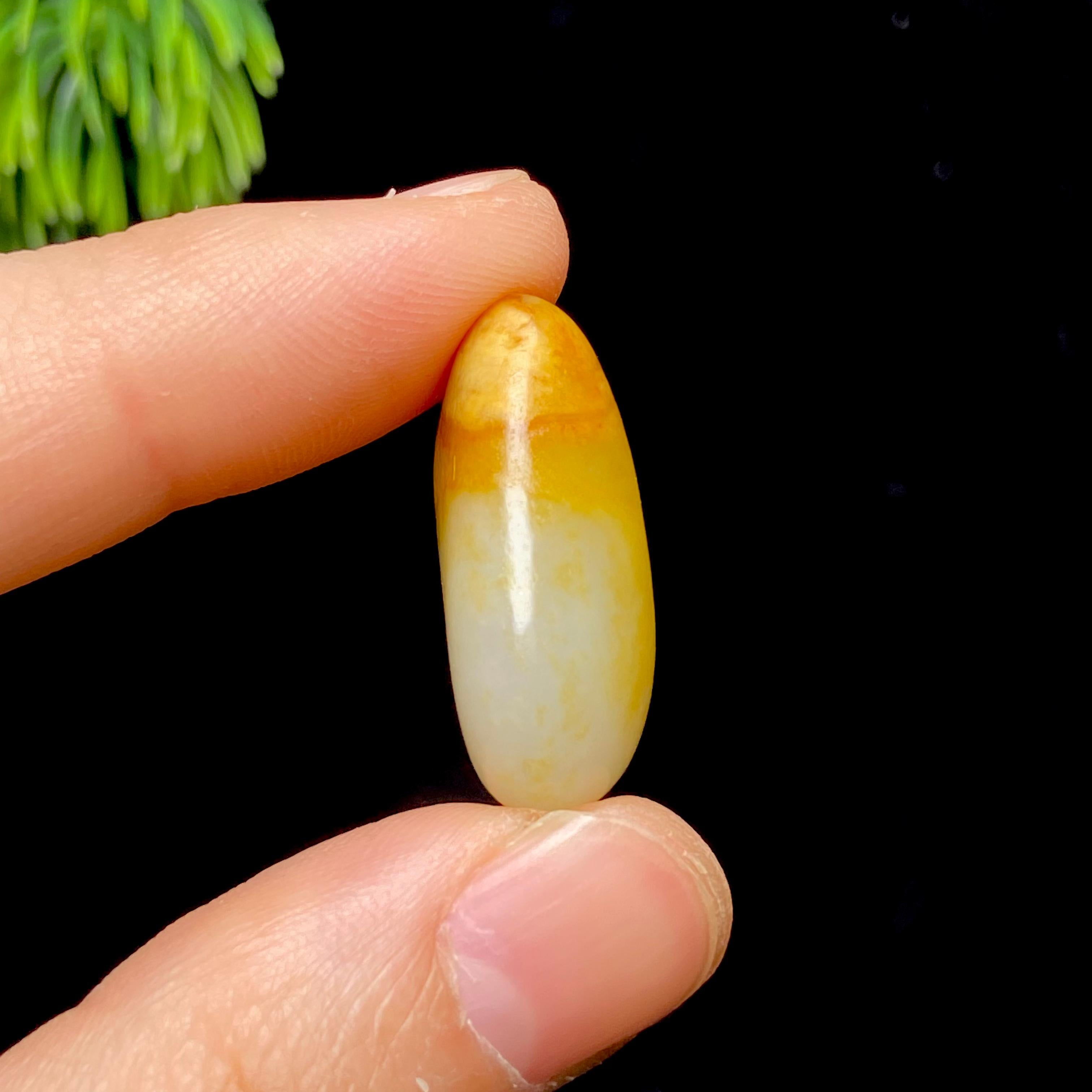 和田玉黄沁皮籽料（6.93g）
