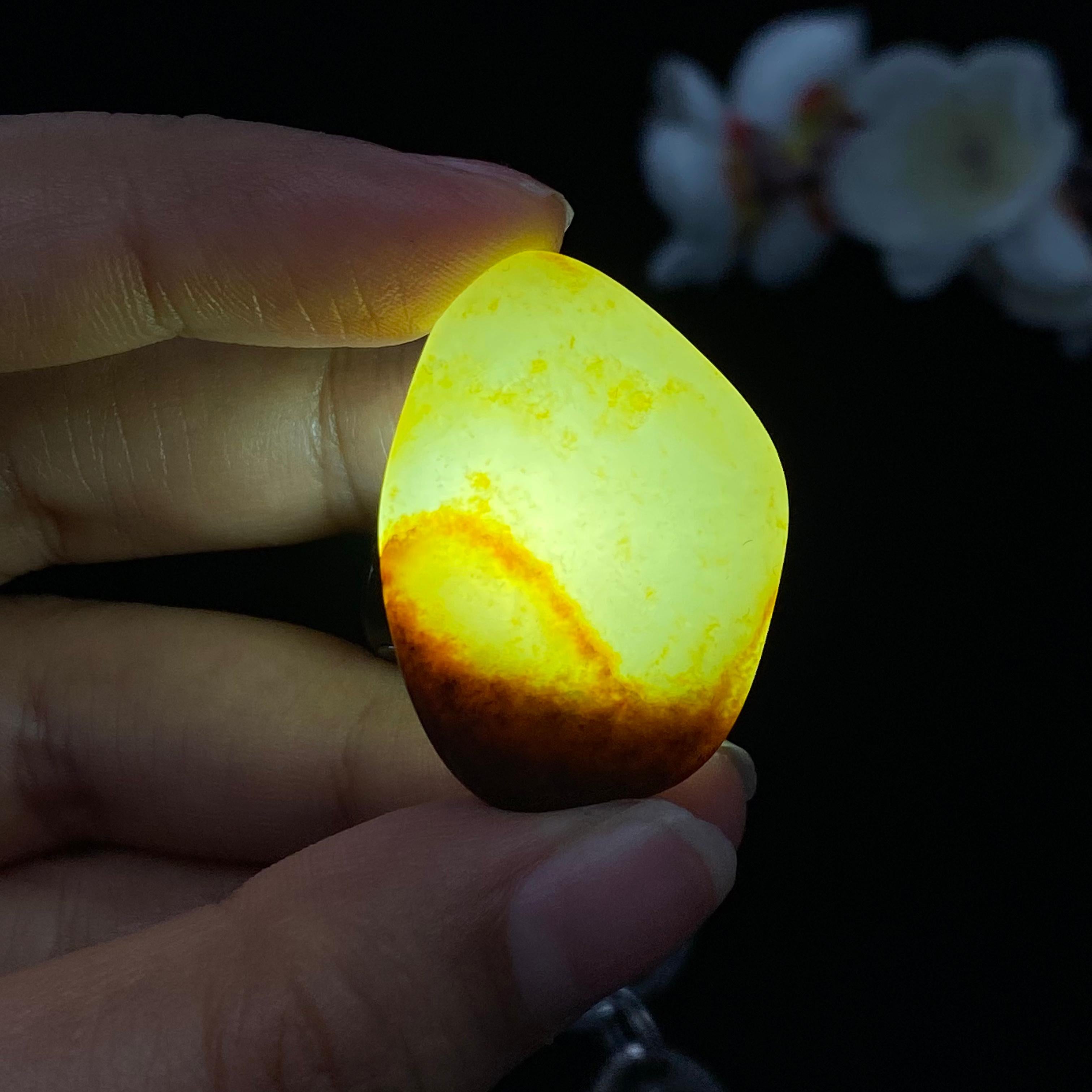 和田玉聚红皮籽料吊坠籽（12.2g）