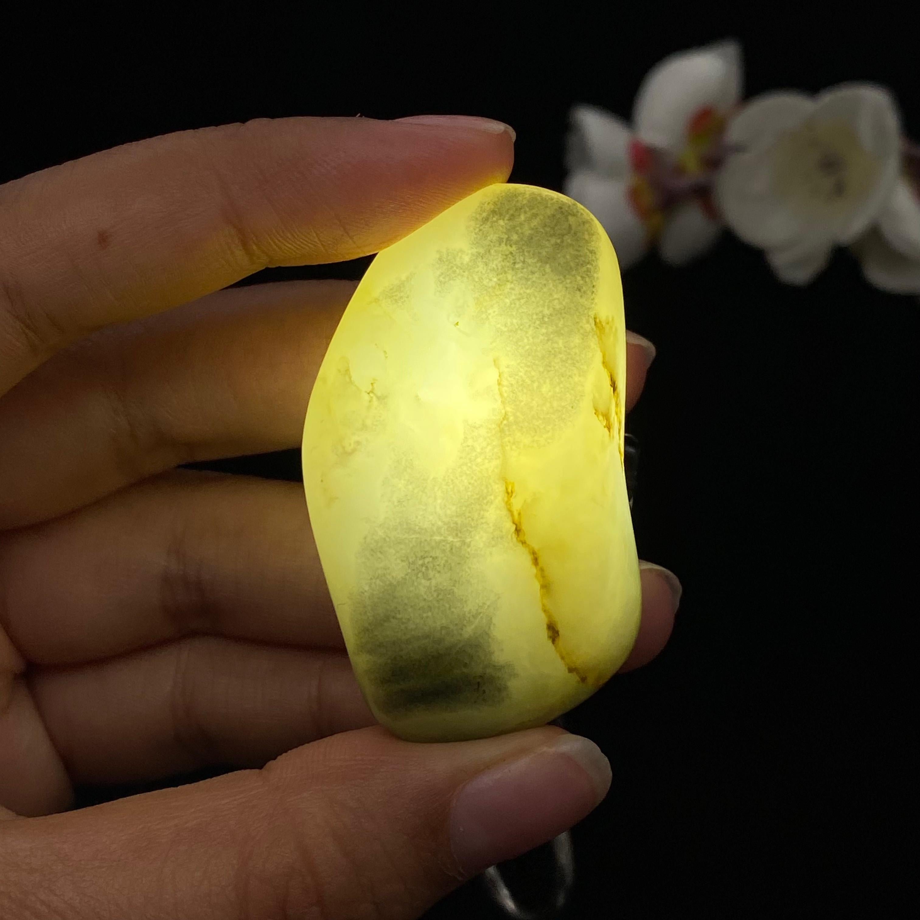 和田玉青花籽料挂件（37.6g）