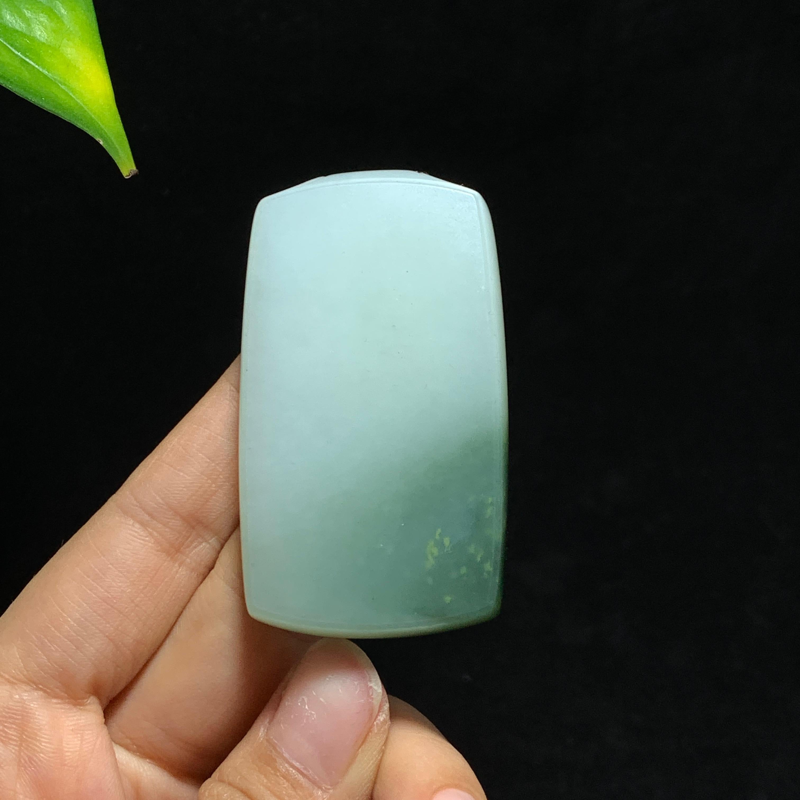 和田山料白玉带翠无事牌挂件（50.9g）