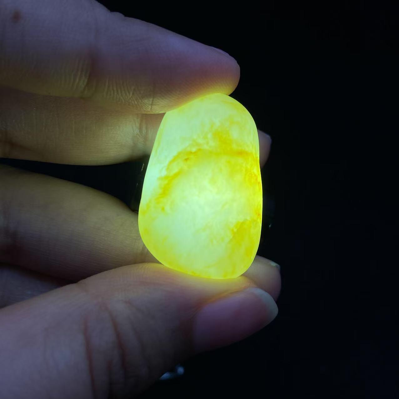 和田玉黄皮籽料吊坠籽（10g）