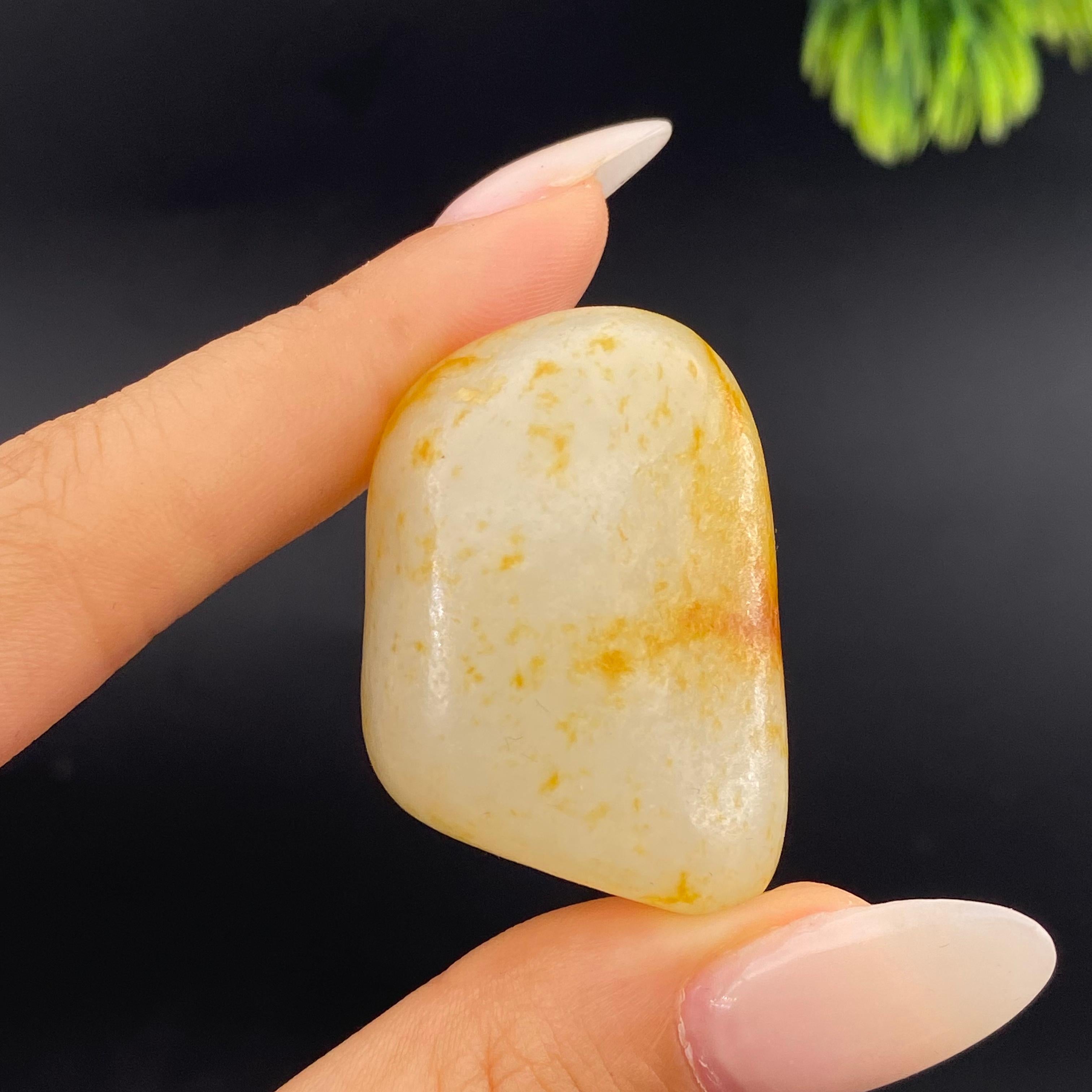和田玉洒金皮籽料（27.98g）