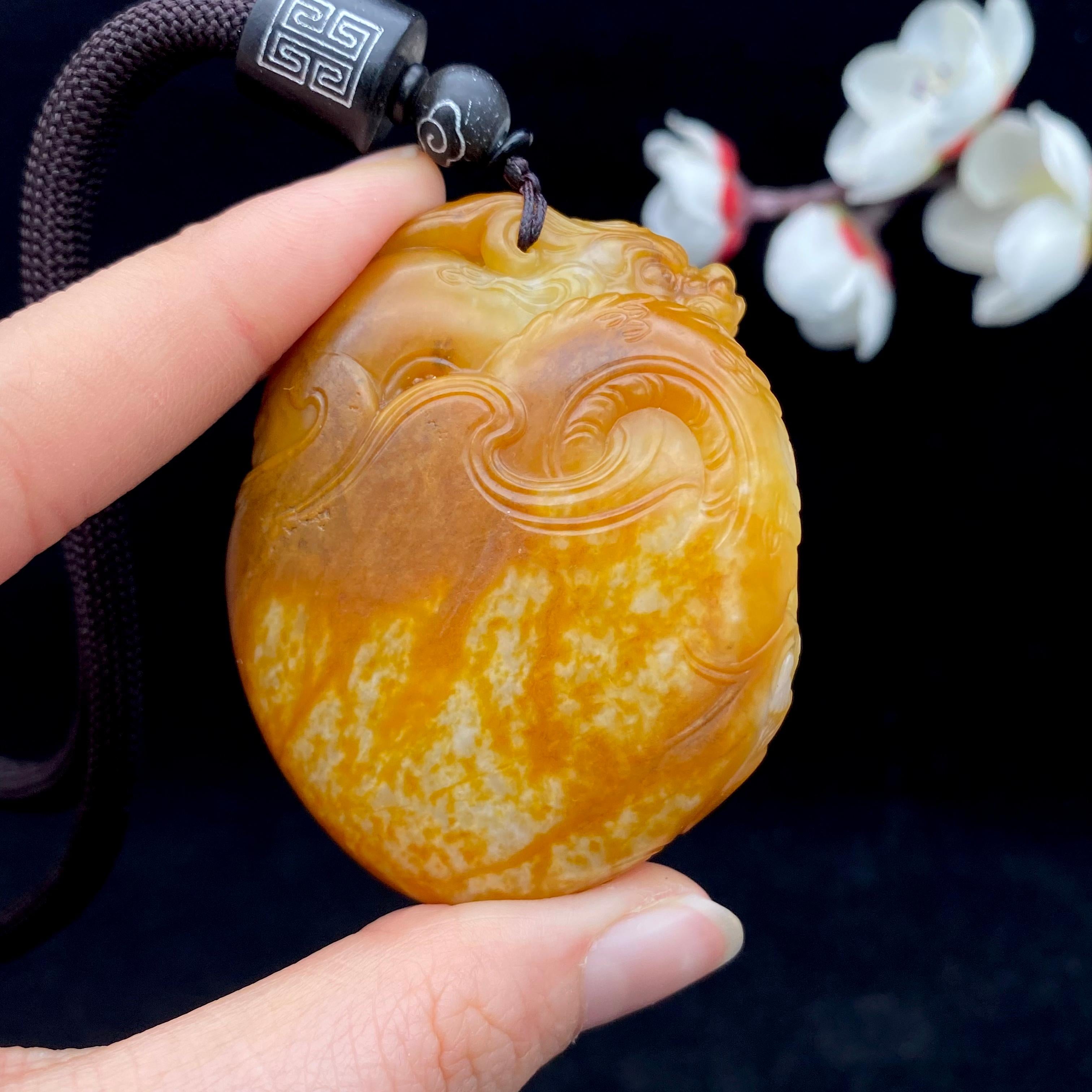 和田玉籽料【龙挂件】（84.9g）