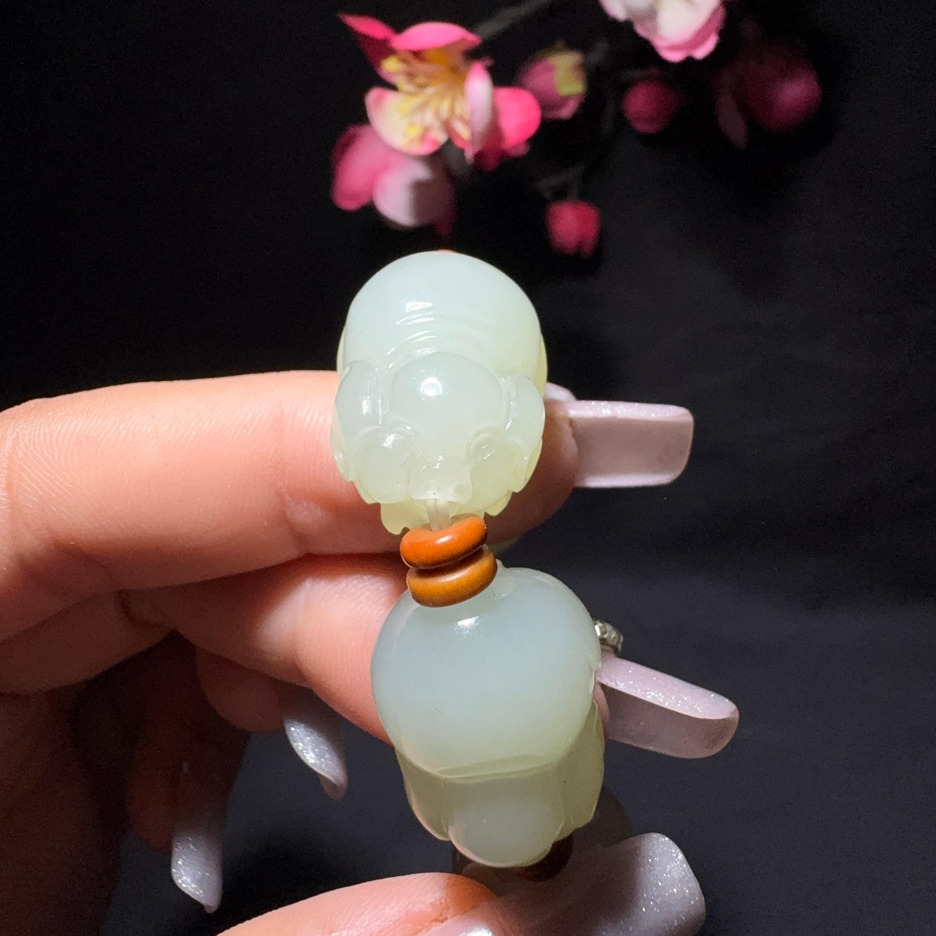 和田玉清水小猪手串（62.2g）