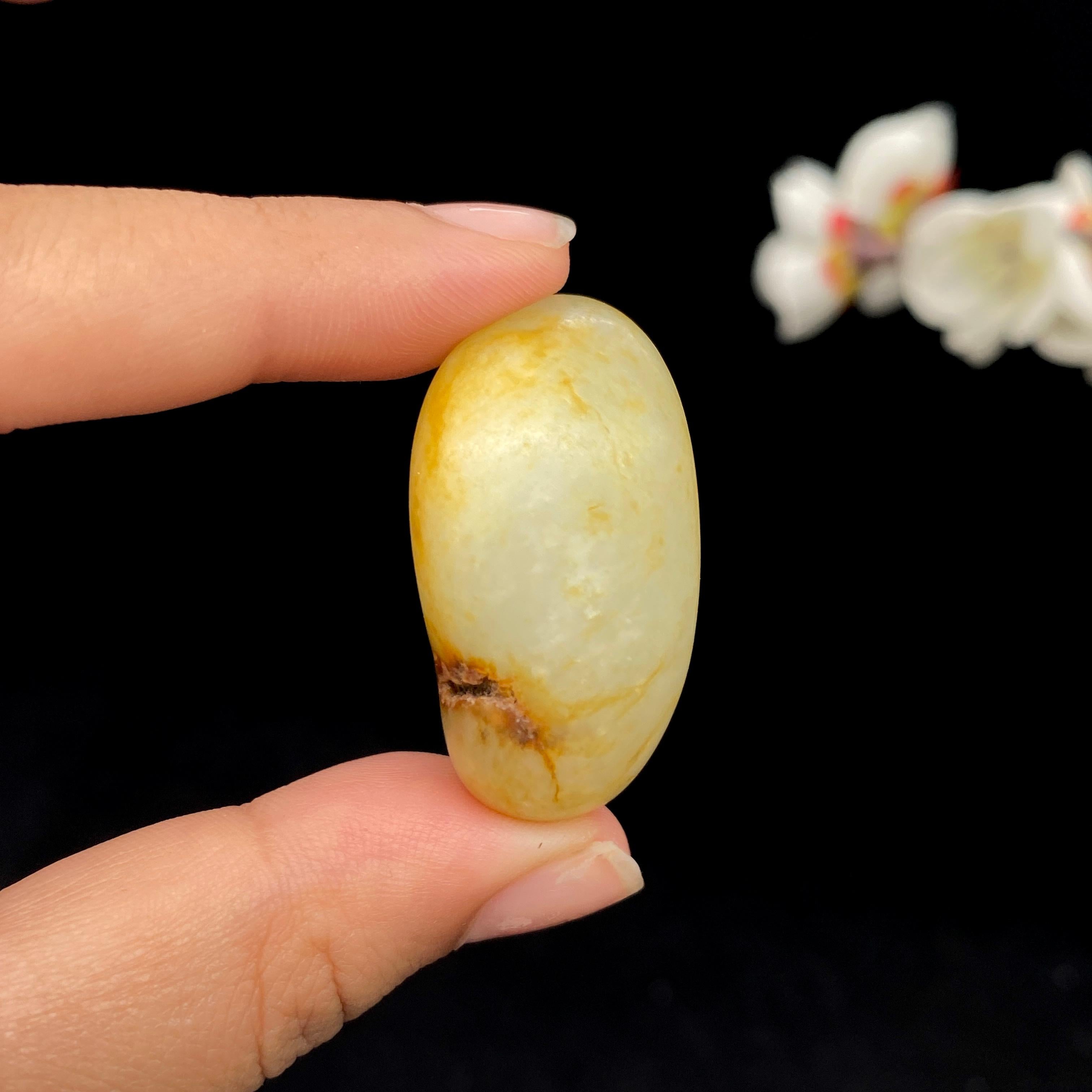 和田玉黄皮籽料挂件（25.5g）