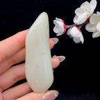 和田玉青白玉籽料原石（58.7g）