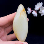 和田玉洒金皮籽料手把件（95.6g）