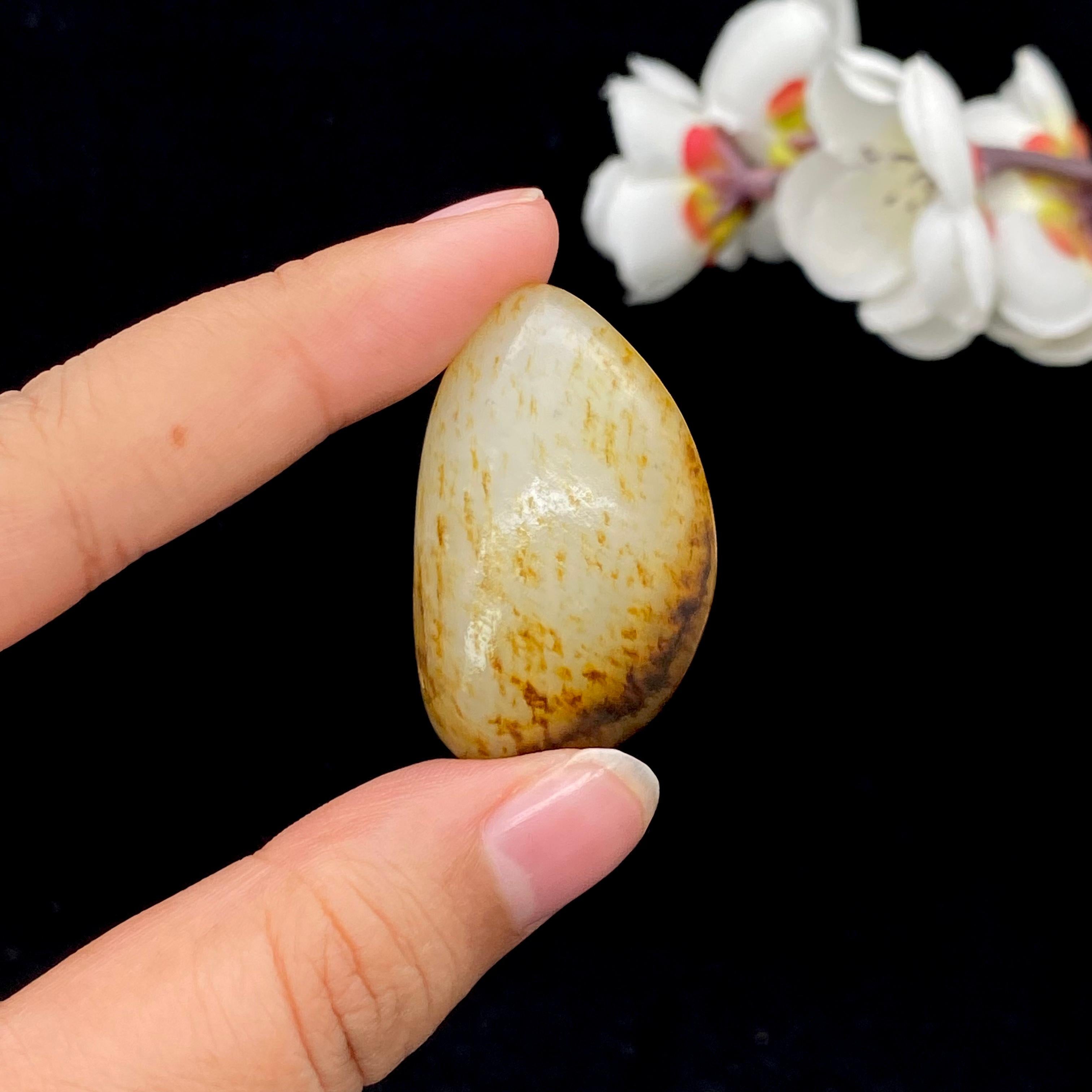 和田玉洒金皮籽料挂件（17.2g）