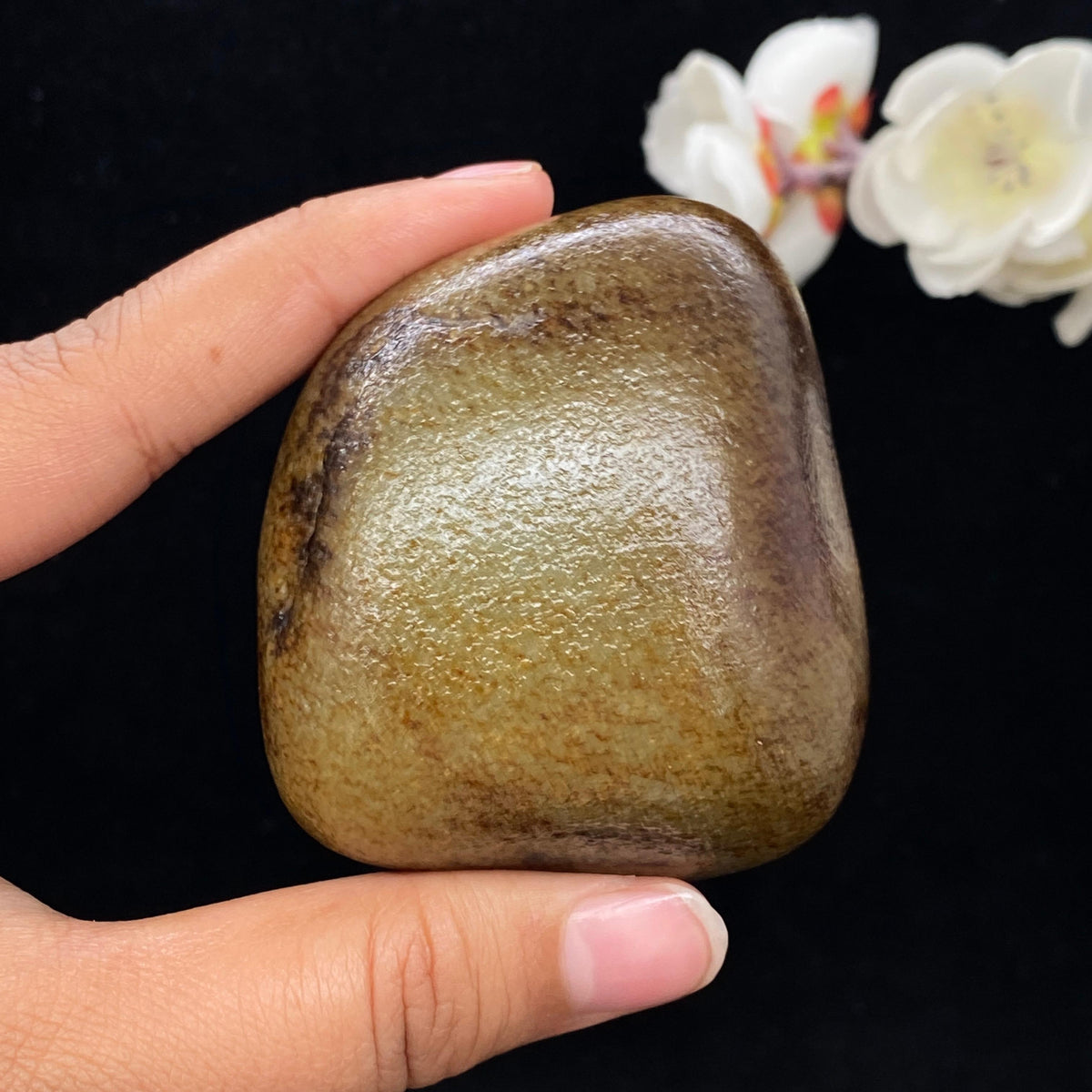 和田玉秋梨皮籽料手把件（233.5g）