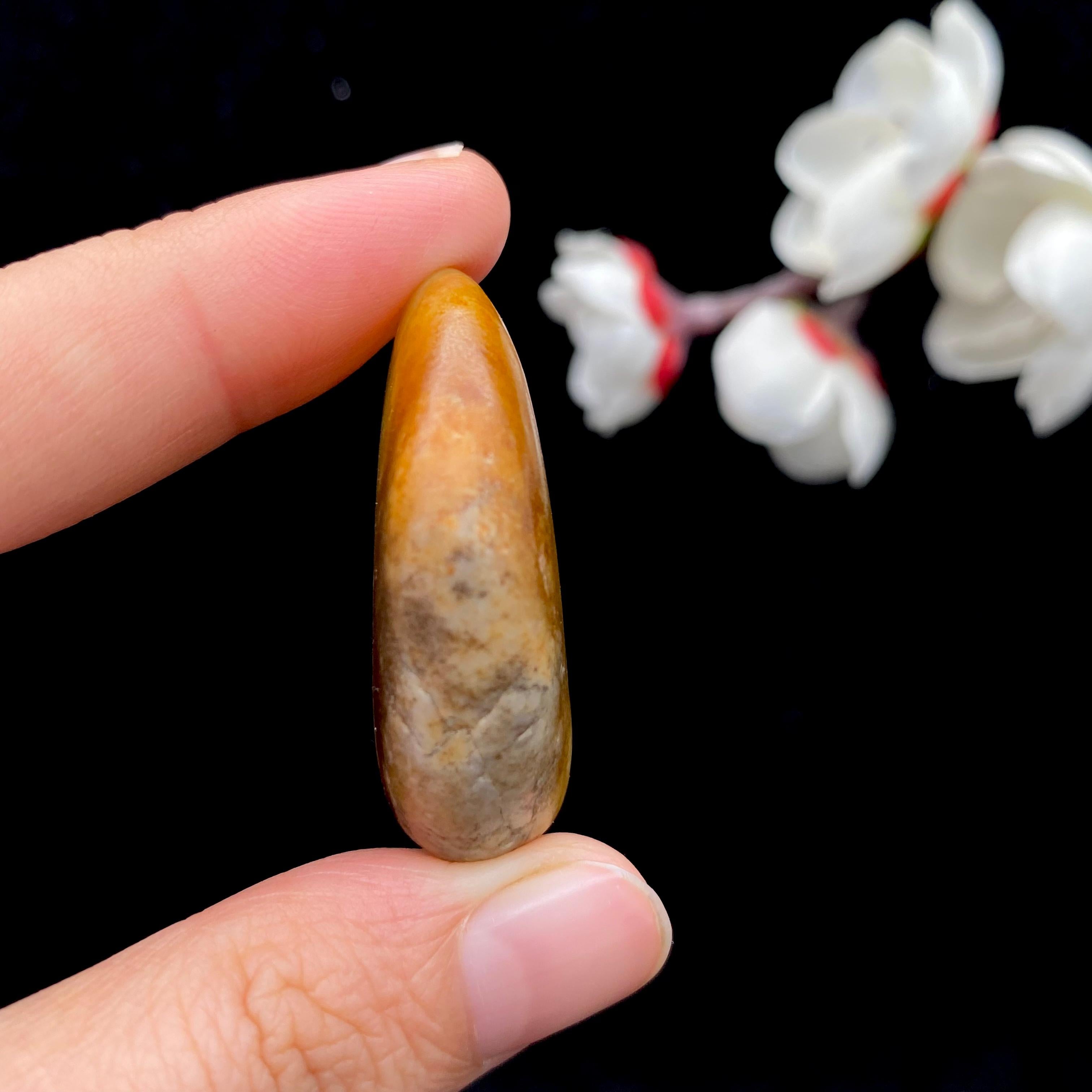 【超值推荐】和田玉聚黄皮籽料挂件（19.8g）