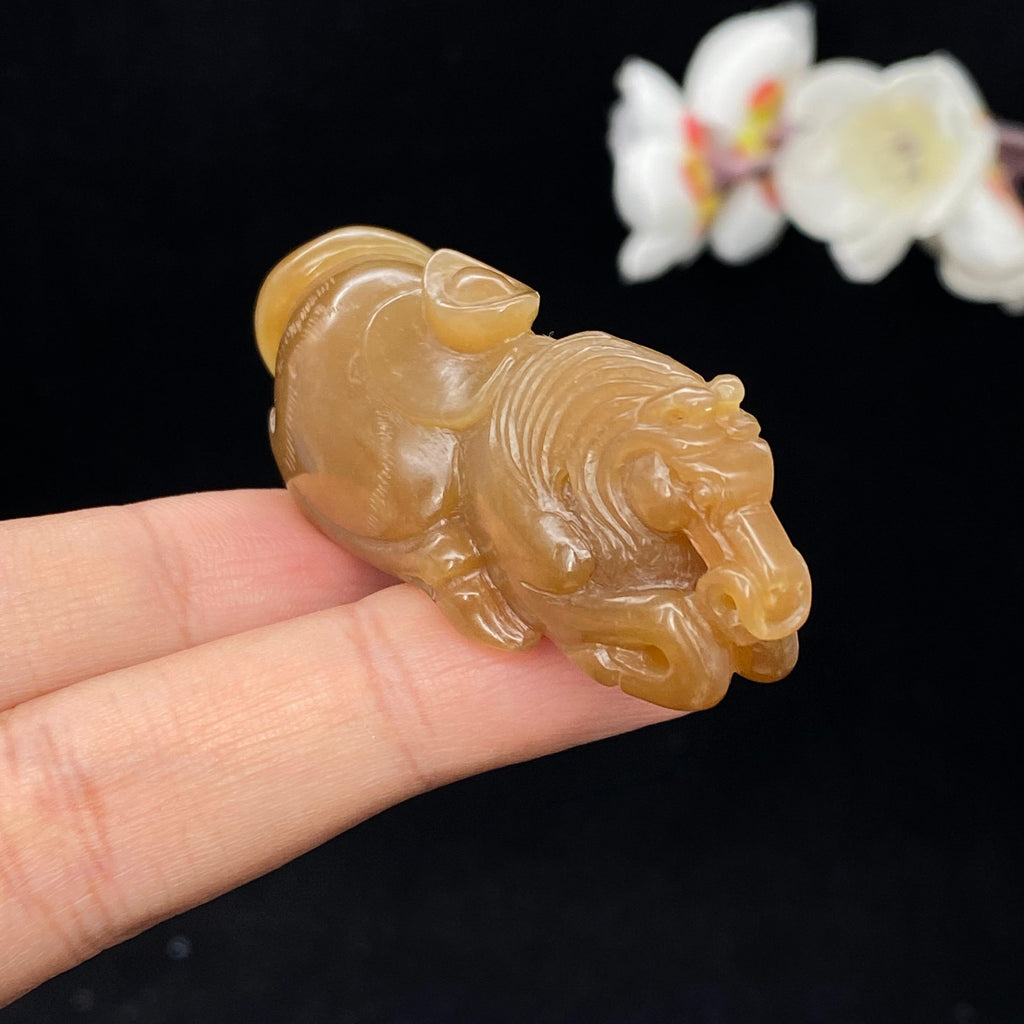 和田玉糖青白【马】挂件（33.9g）