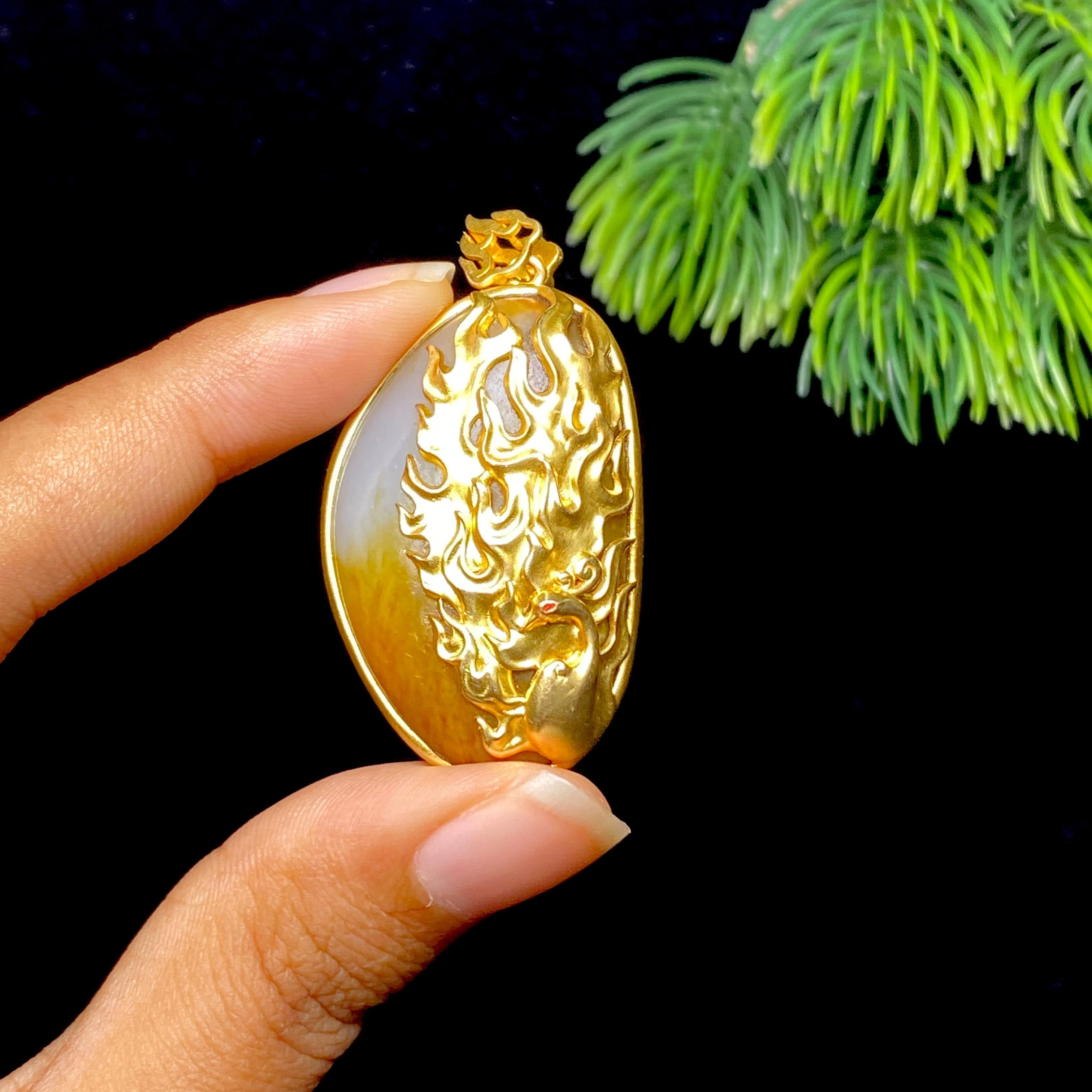 和田玉金镶黄皮白肉籽料挂件（20.5g）