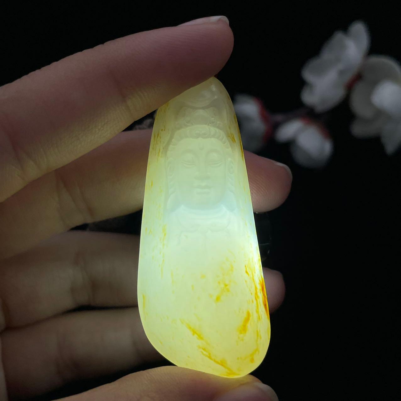 和田玉洒金皮籽料【观音】挂件（26.4g）