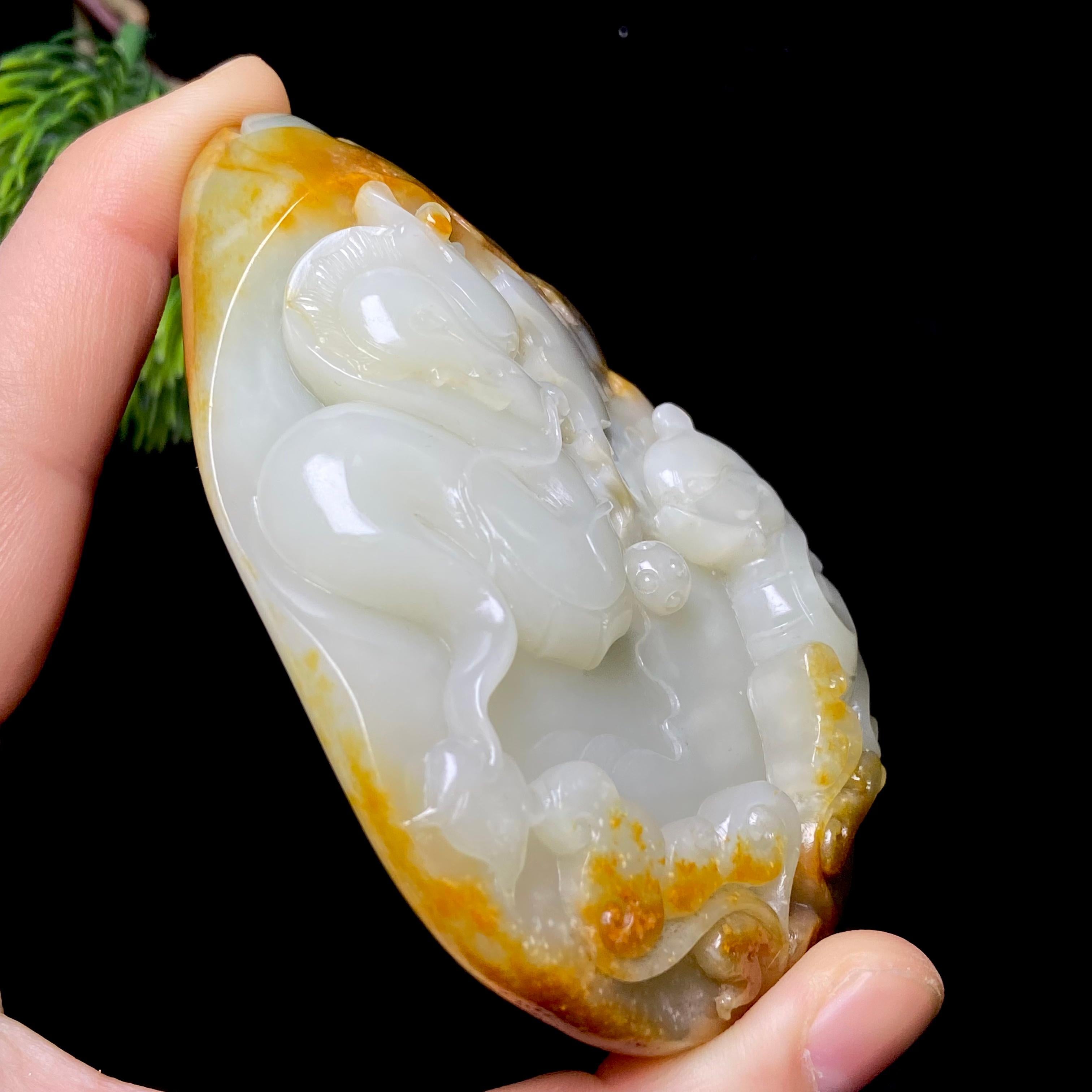 和田玉籽料龙马精神把件（205.6g）