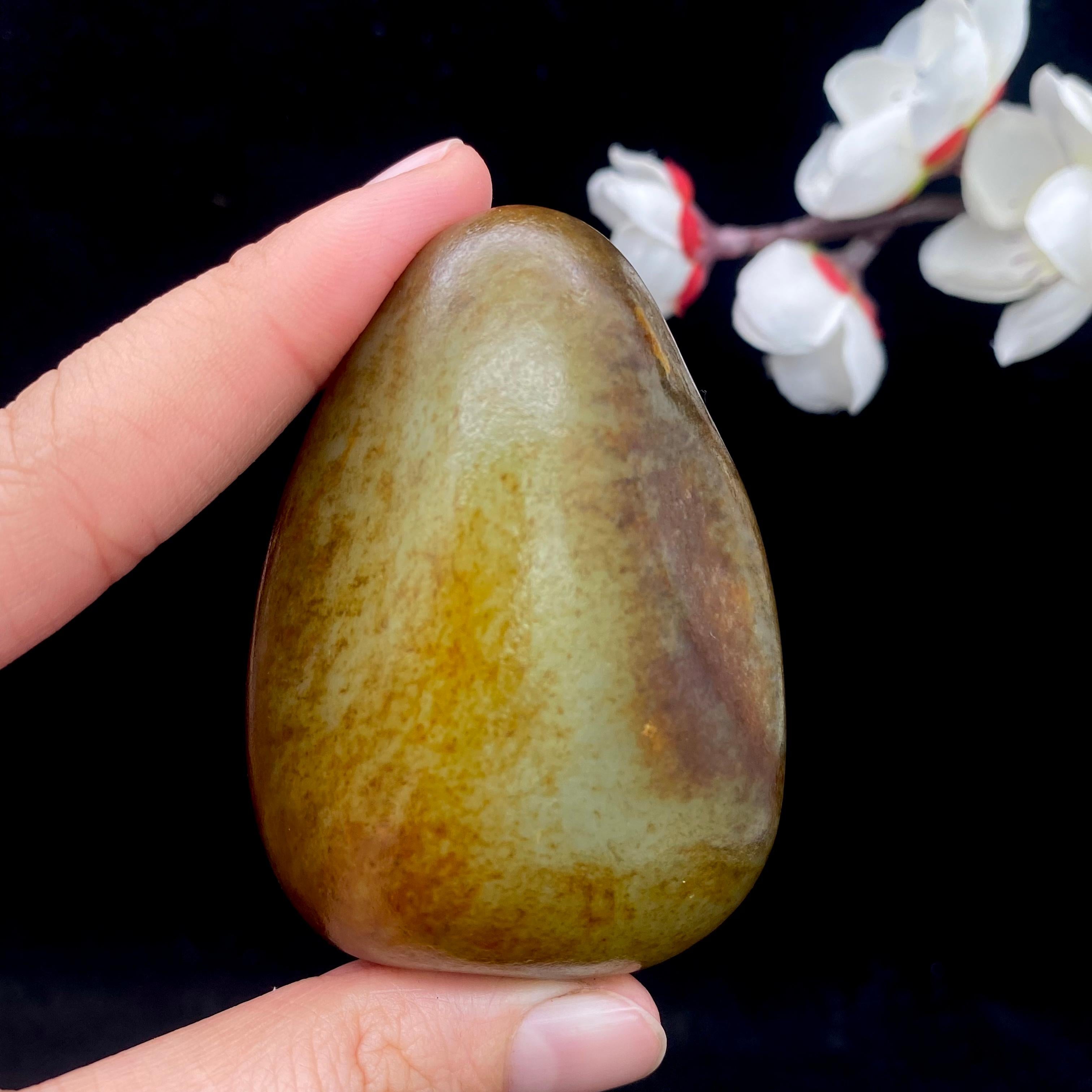 和田玉聚黄皮籽料手把件（126.9g）