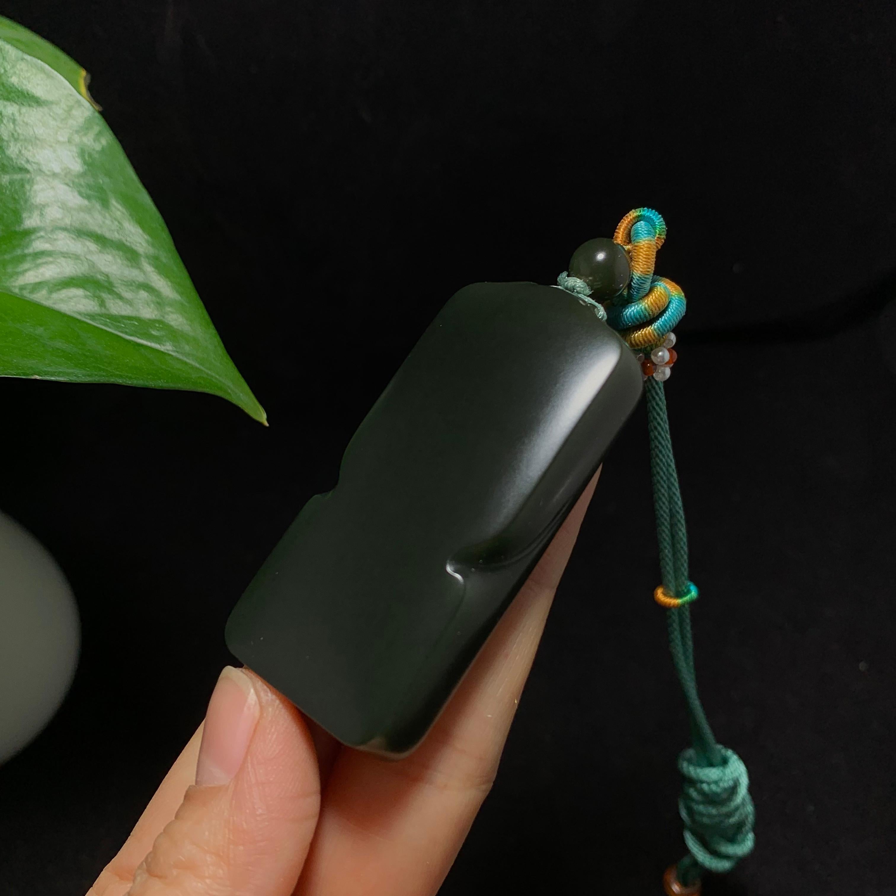 和田籽料黑青无事牌挂件（59.0g）