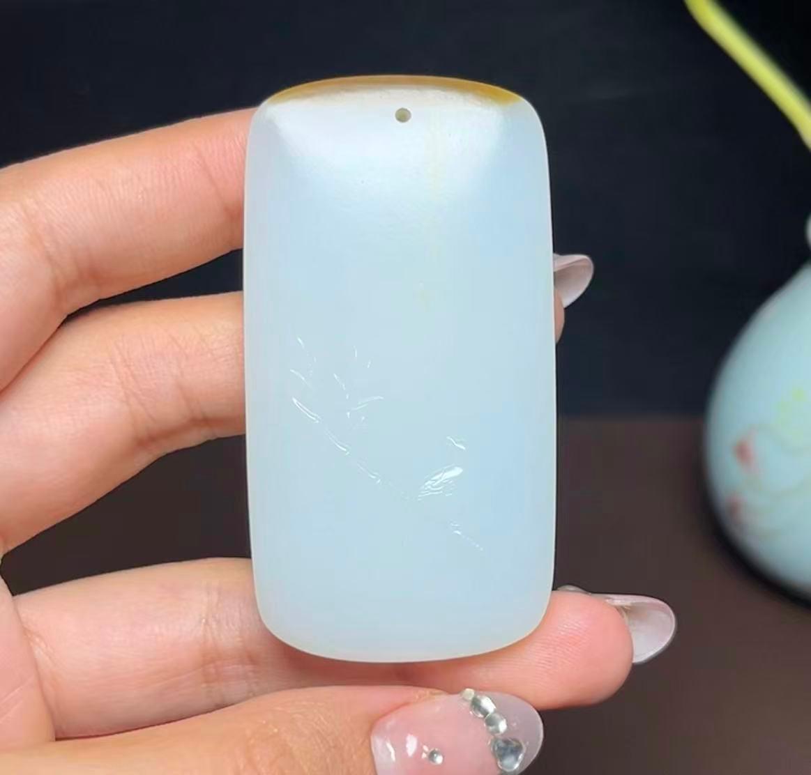 和田羊脂玉一口糖竹报平安平安无事牌（41.5g）