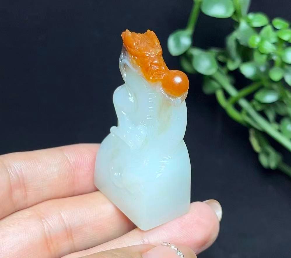 和田玉籽料红皮白肉羊脂白玉祥龙护主印章（42.5g）