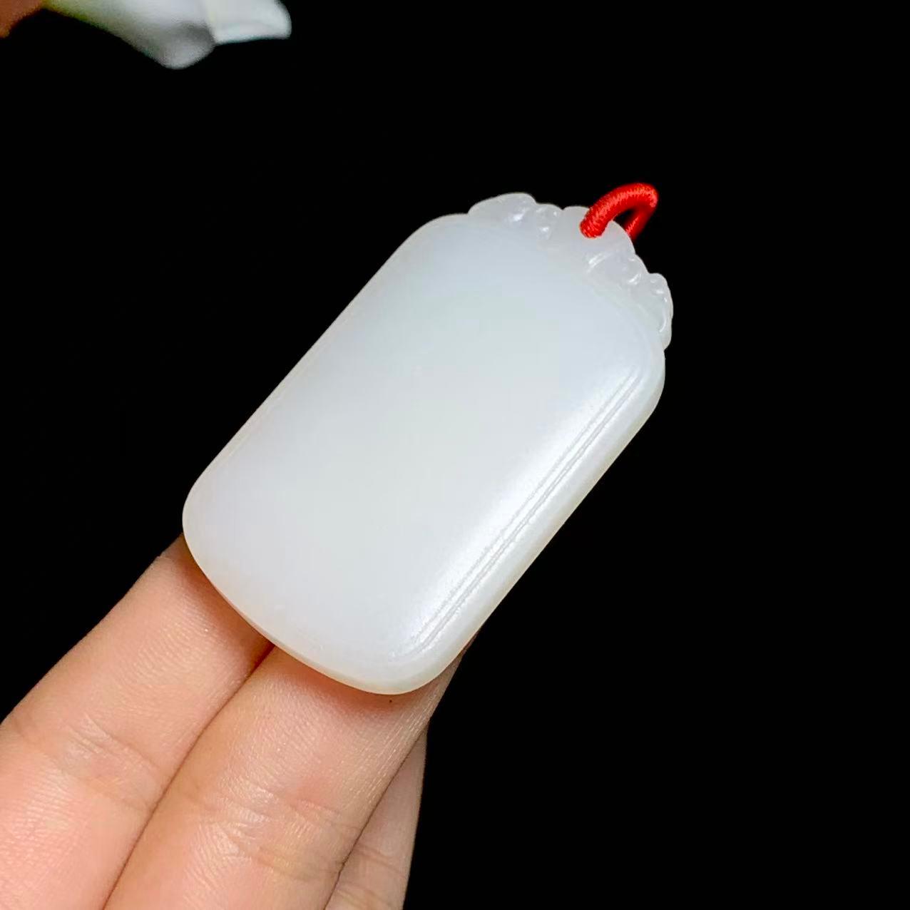 和田山料白玉无事牌（28.5g）