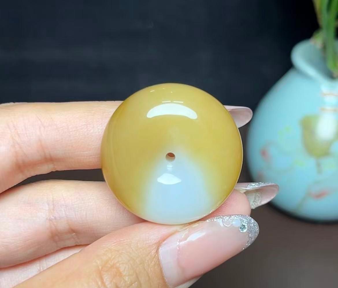 新疆和田玉且末糖白羊脂玉平安扣（24.7g）