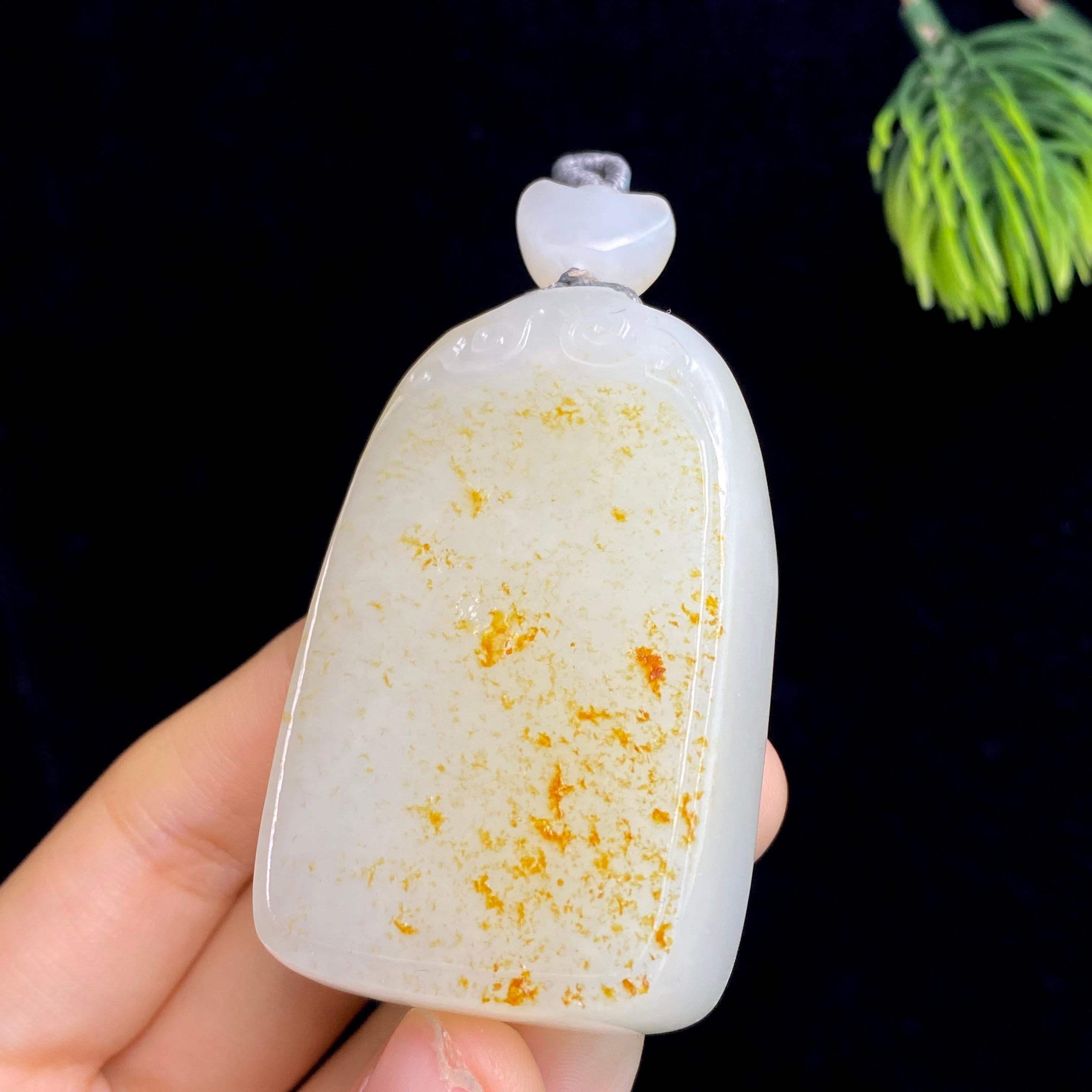 和田玉籽料无事牌（67.5g）