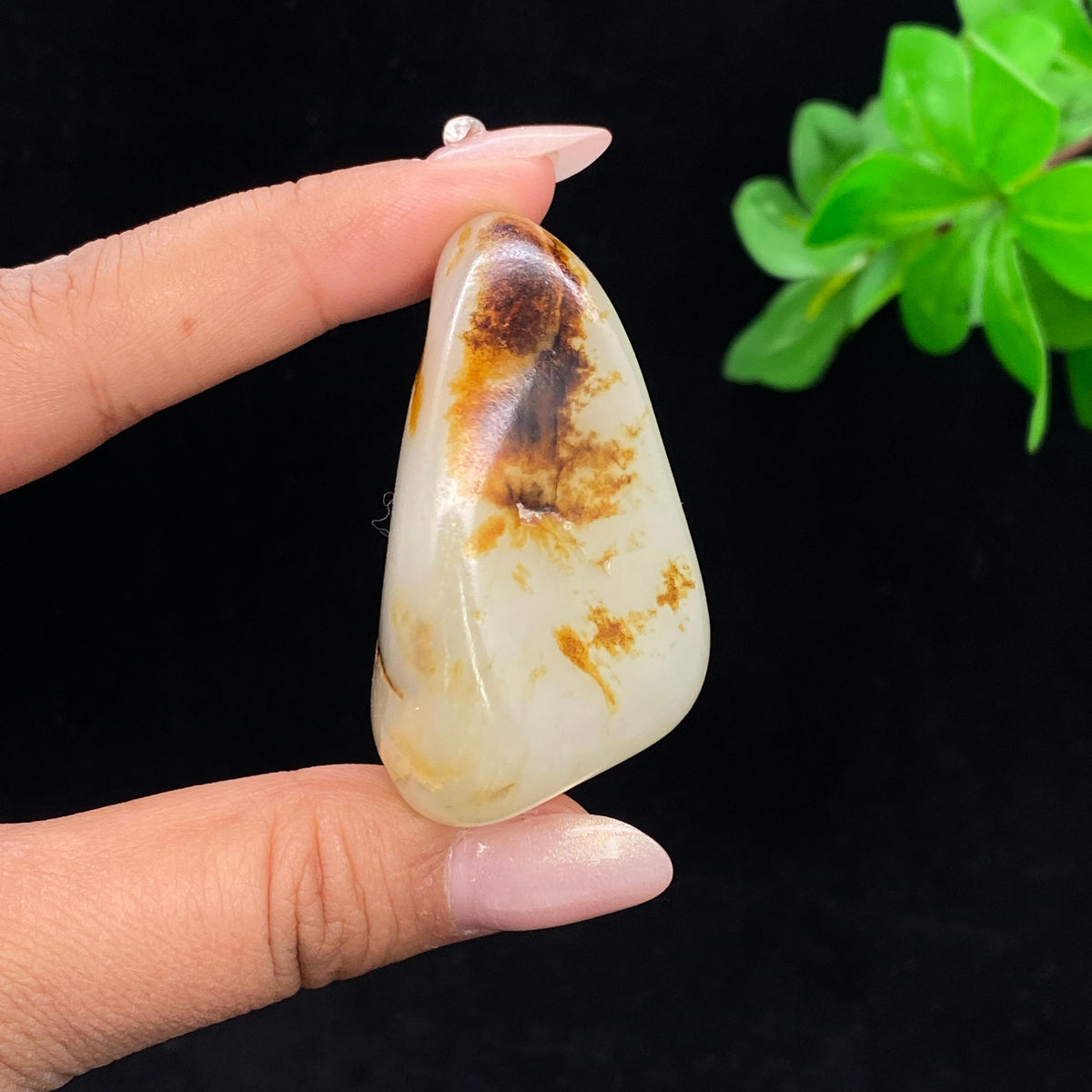 和田玉黄皮籽料手把件（91.3g）