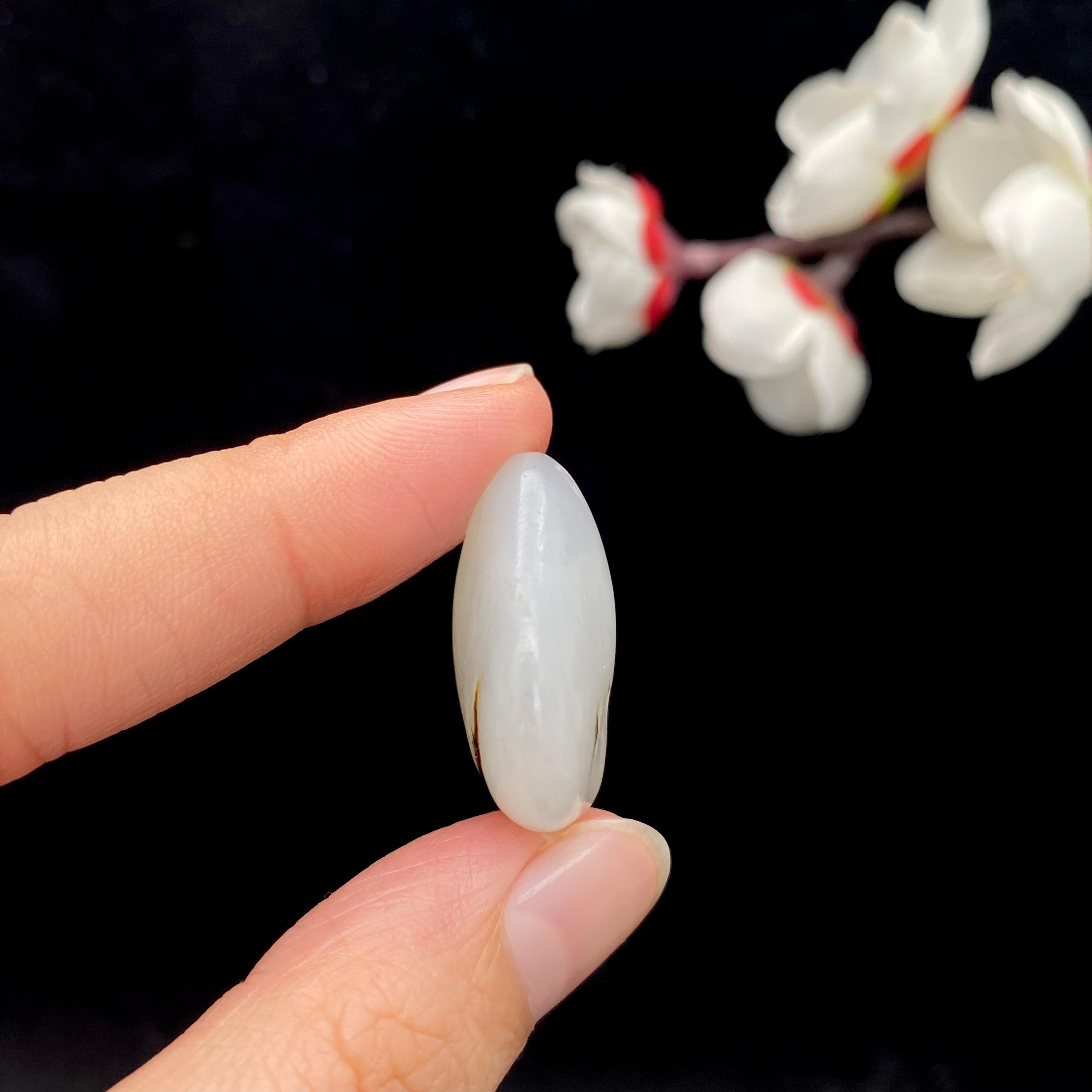 和田白玉 清時代 髮饰 天然石 白玉 和田玉白玉籽料原石（8.3g） – 厚德载玉