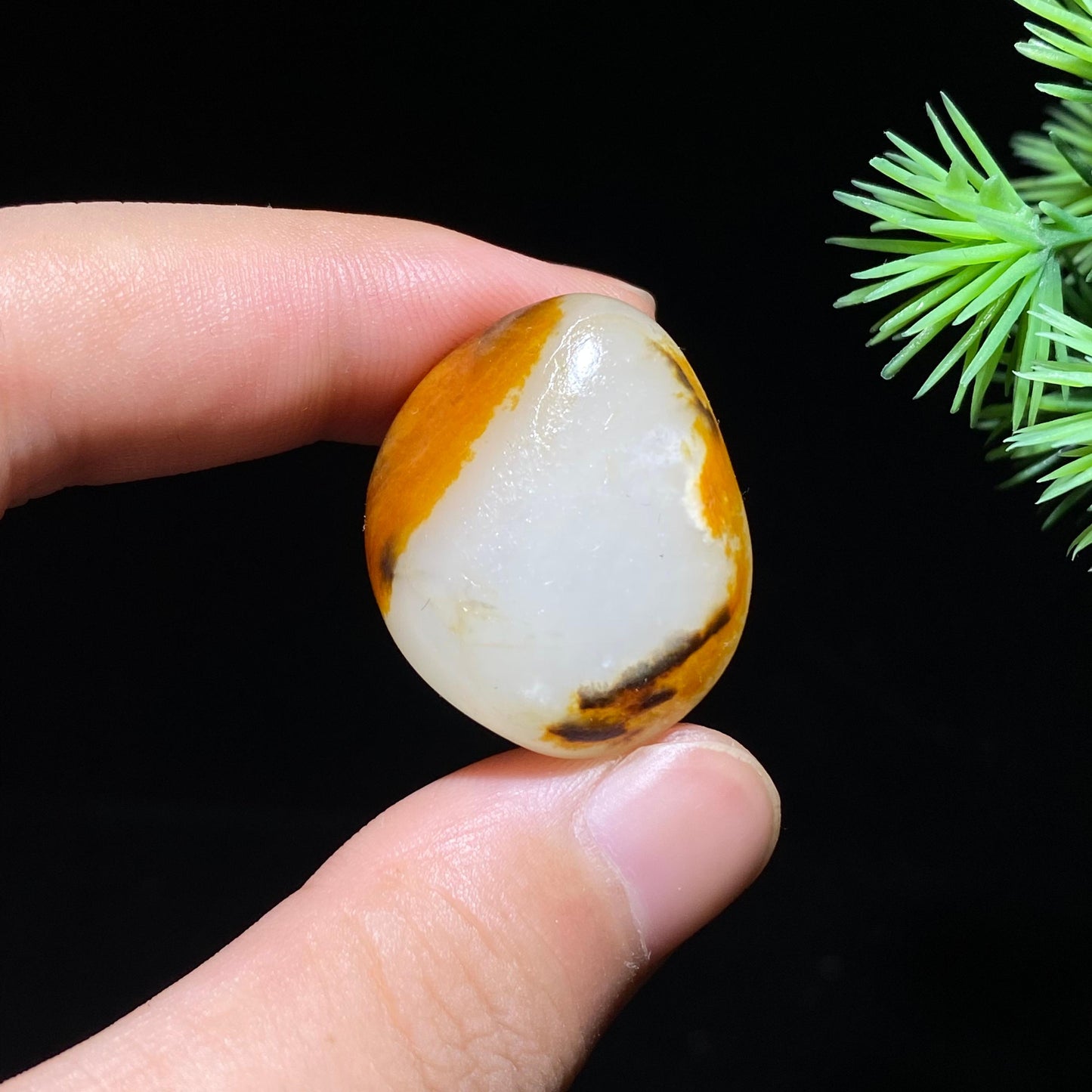 和田玉红皮籽料原石（9g）