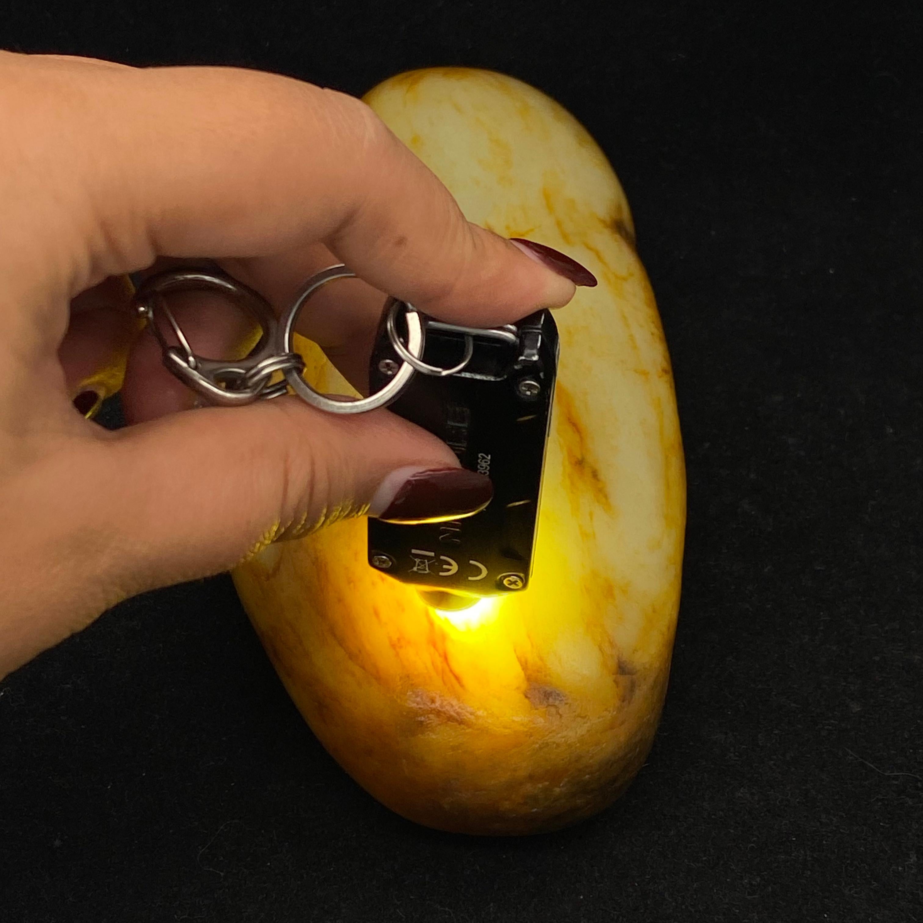 和田玉洒金皮籽料原石（81.2g）