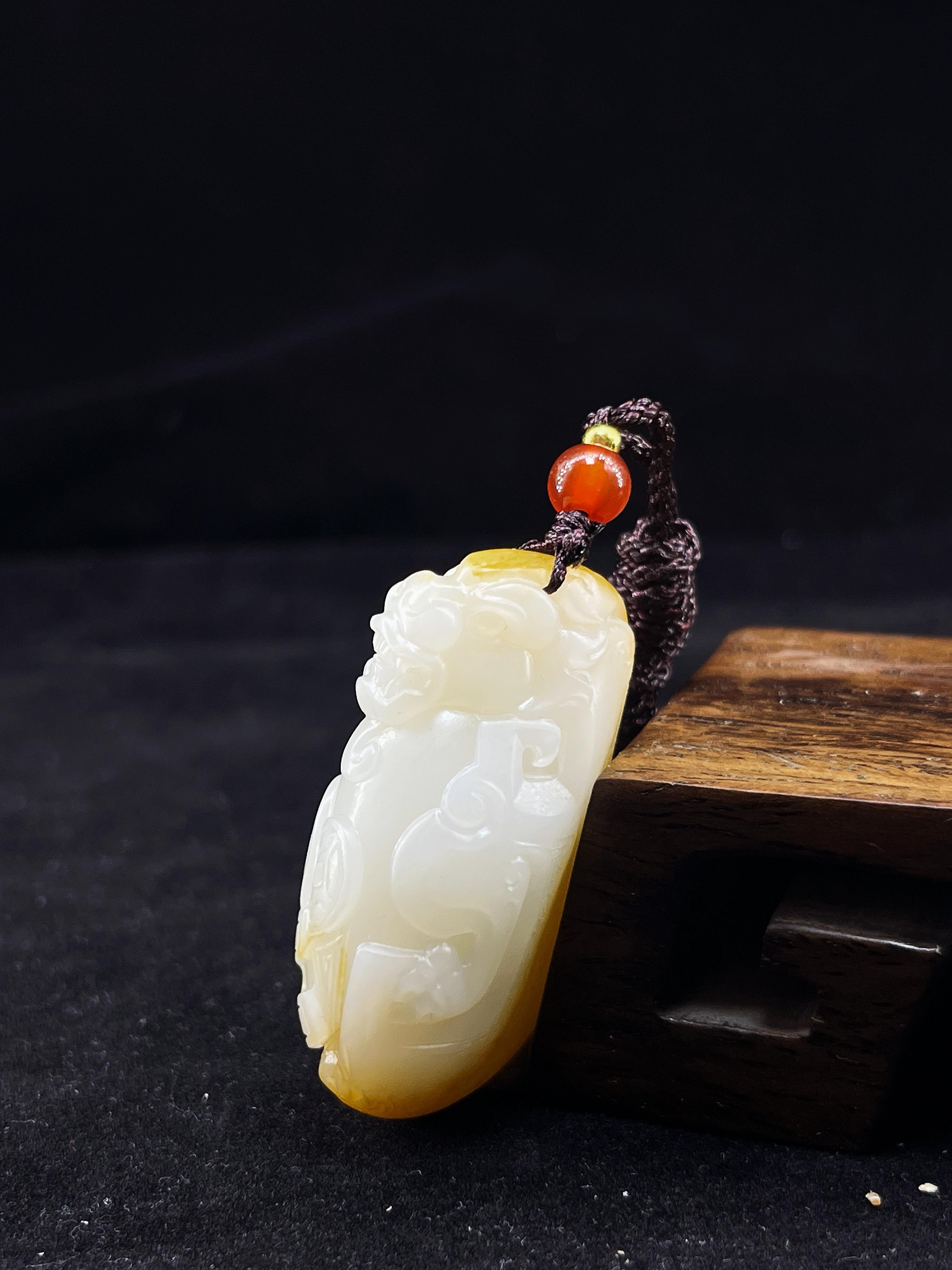 籽料瑞兽挂件（38.3g）