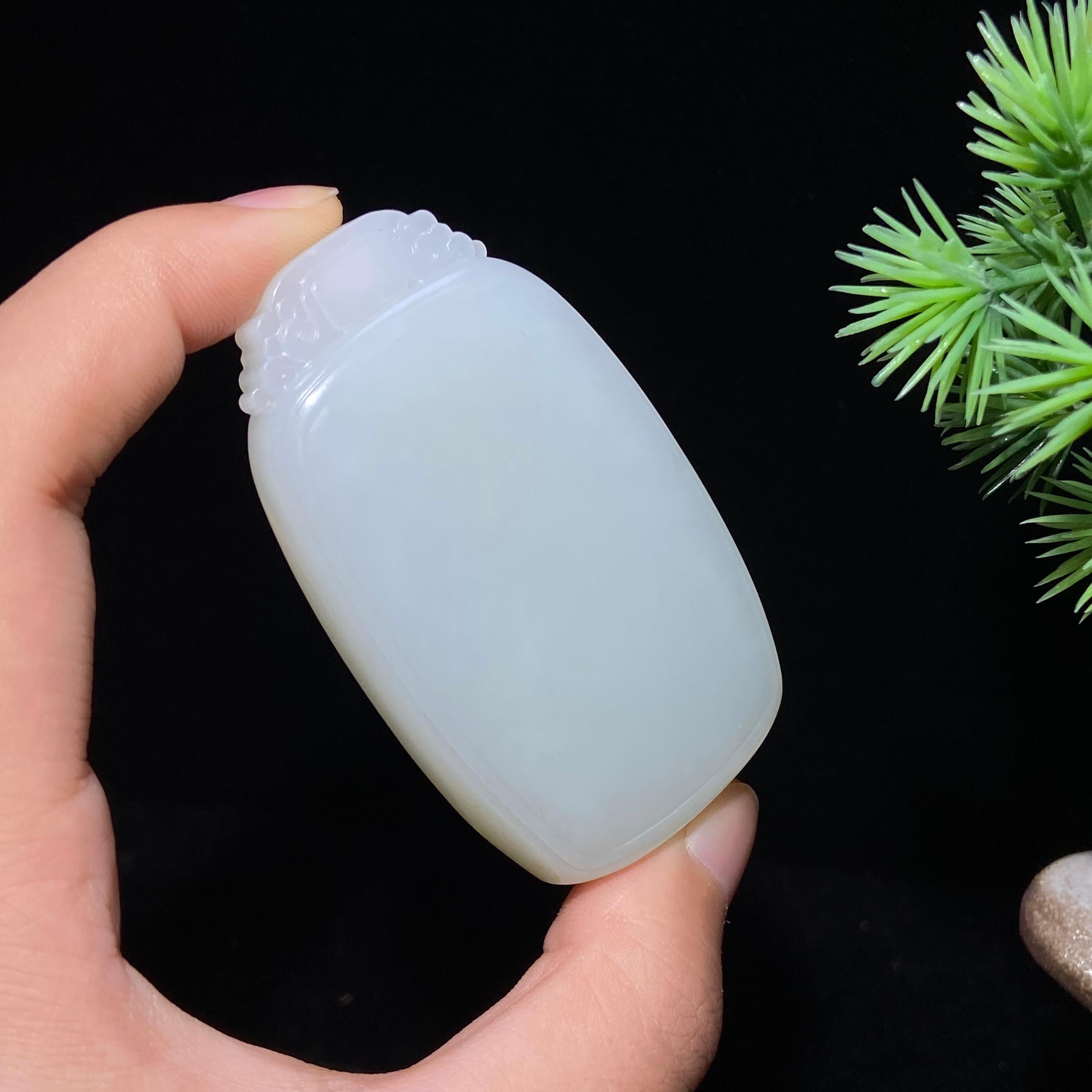 和田玉籽料无事牌（65.2g）