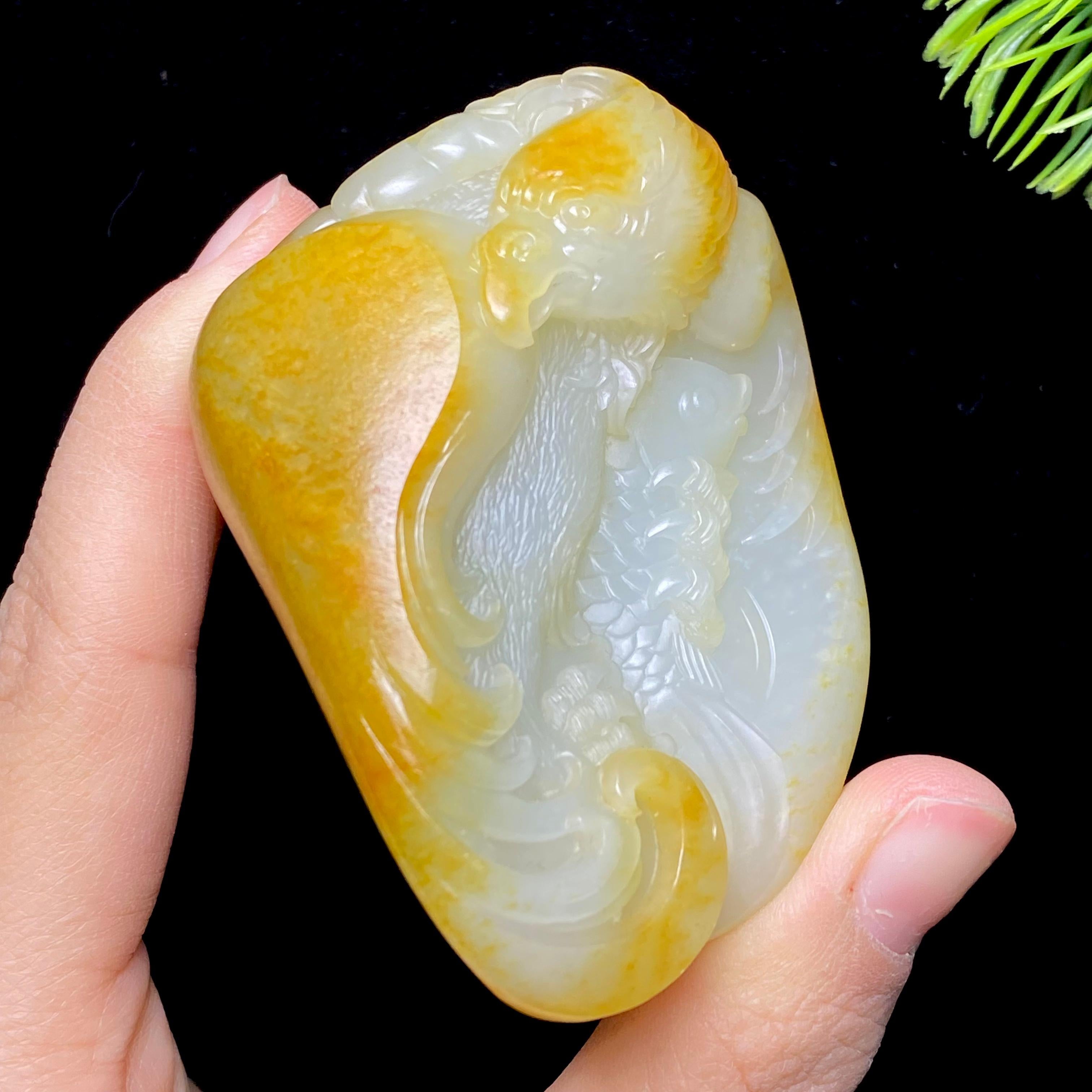 和田玉籽料鹰抓鱼把件（155.0g）