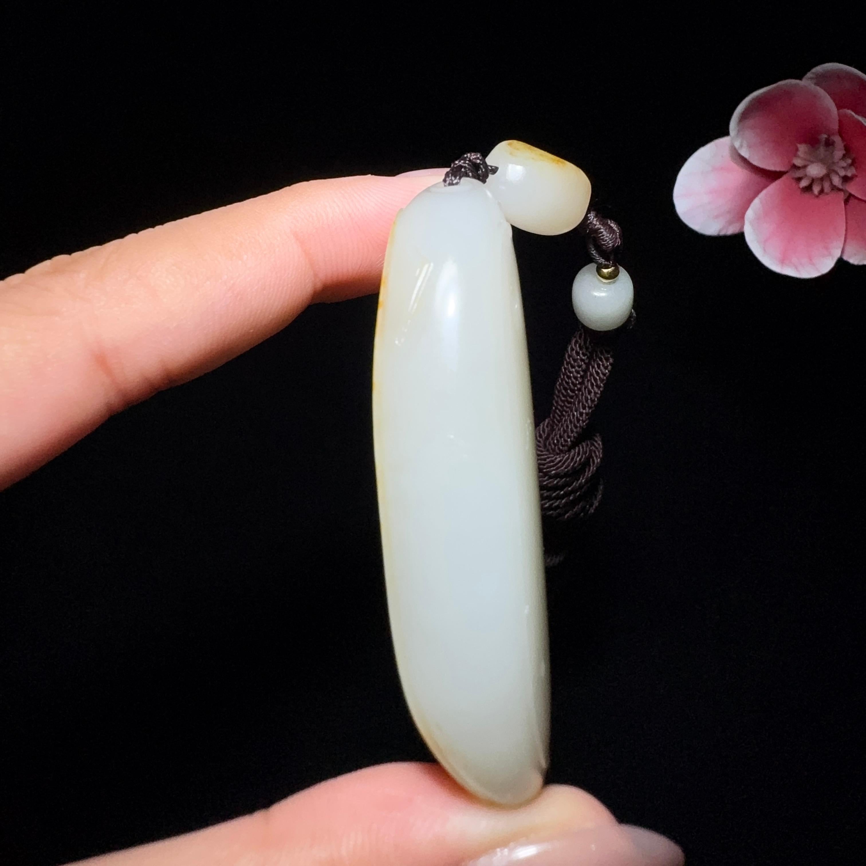 秒杀和田玉籽料平安无事牌（58.2g）